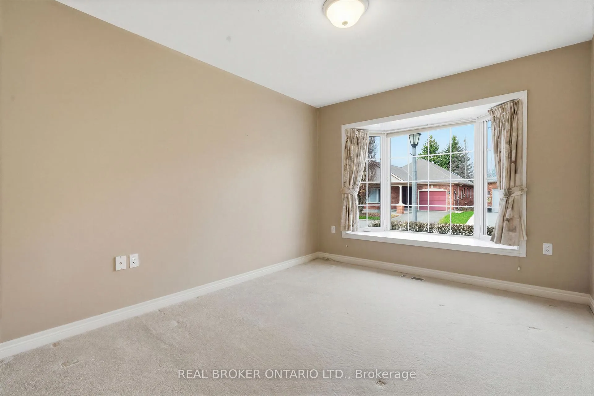 Photo 30 of 17 Parkside Drive, Guelph, Village By The Arboretum — HOMEH