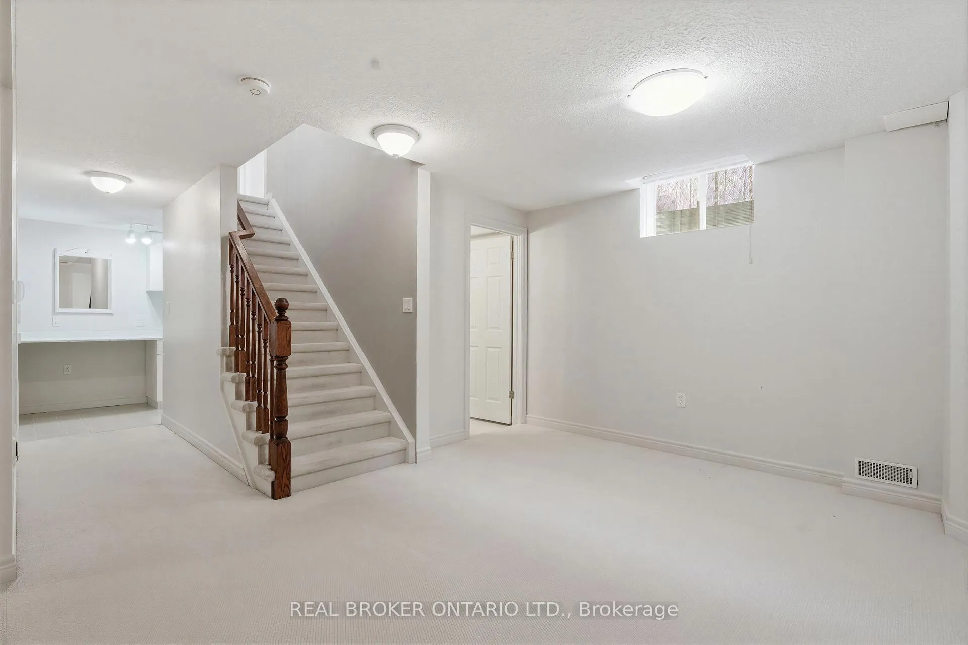 Photo 34 of 17 Parkside Drive, Guelph, Village By The Arboretum — HOMEH