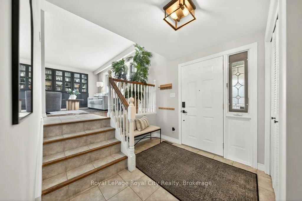 Photo 3 of 5 Skye Place, Guelph, Dovercliffe Park/Old University — HOMEH