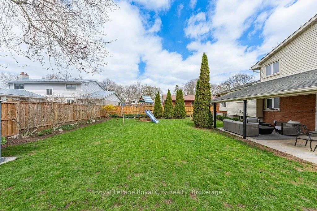 Photo 33 of 5 Skye Place, Guelph, Dovercliffe Park/Old University — HOMEH