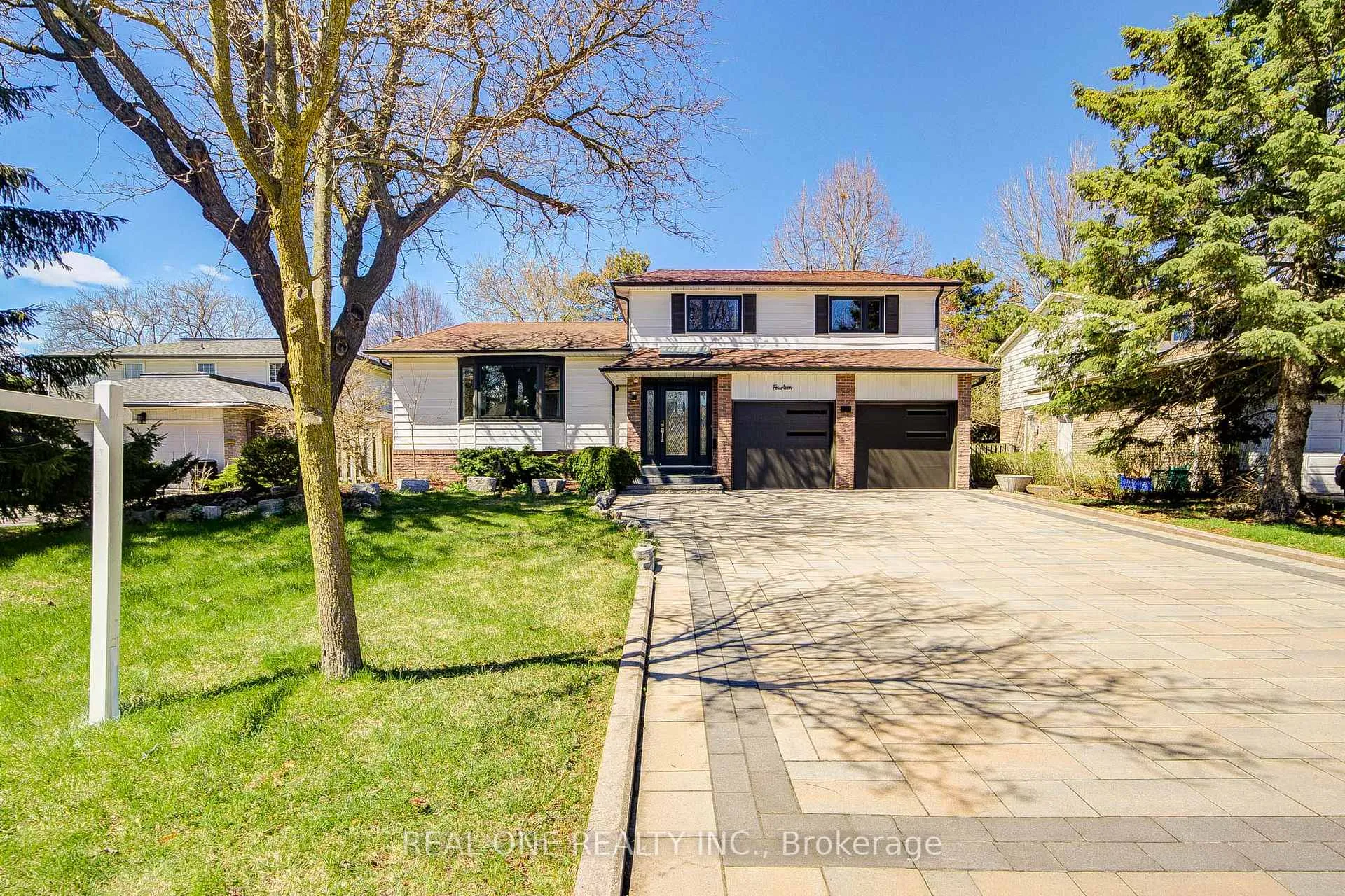 Photo 1 of 14 Brookfield Court, Markham, Markham Village — HOMEH