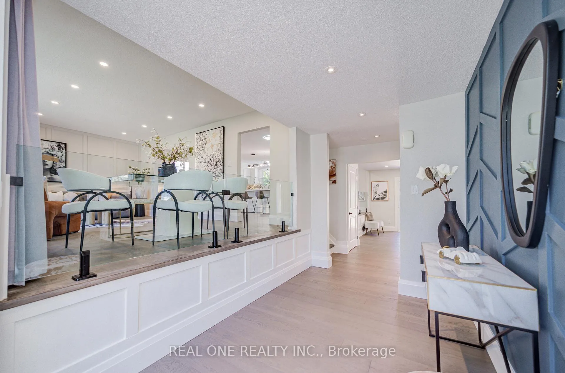 Photo 6 of 14 Brookfield Court, Markham, Markham Village — HOMEH