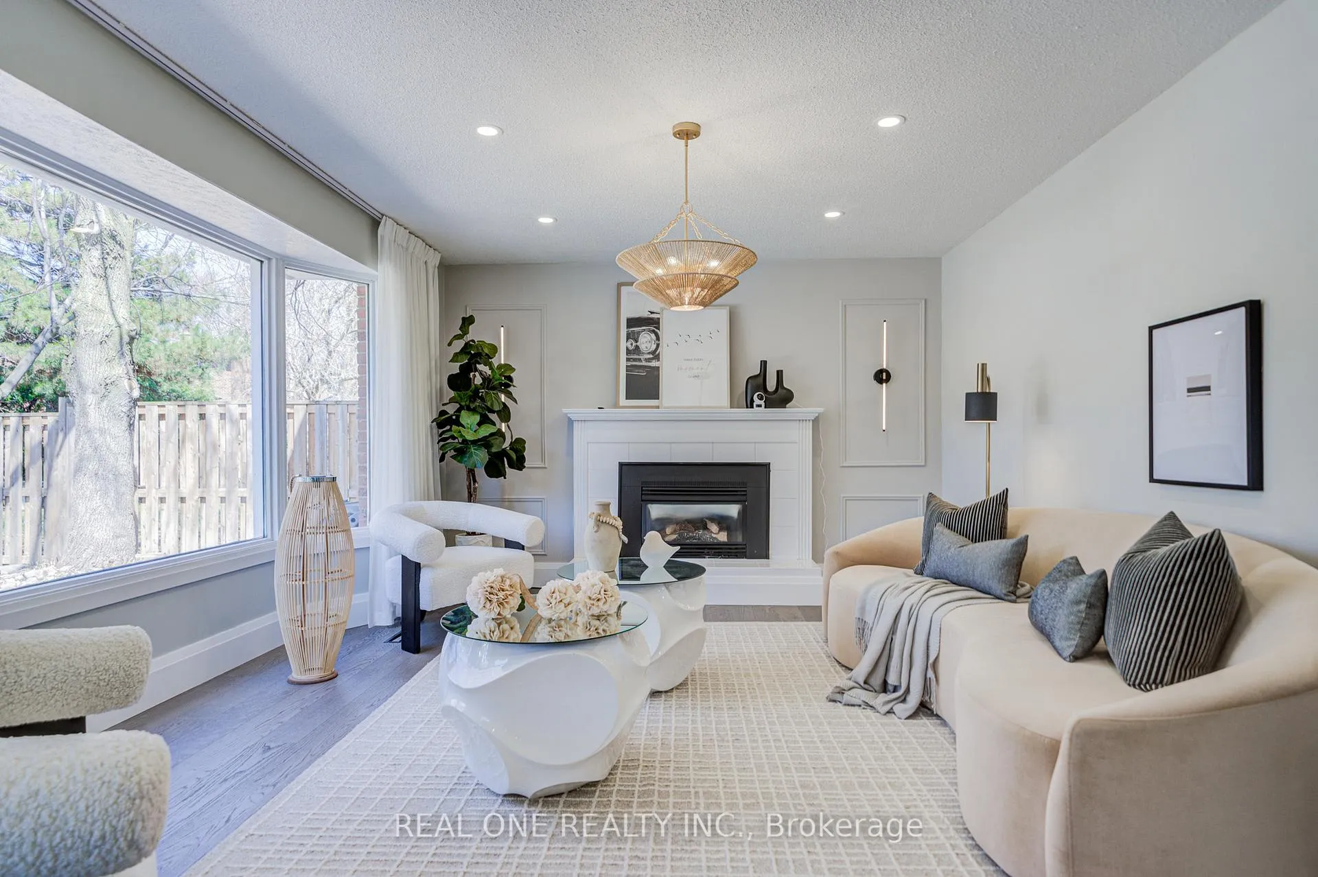 Photo 10 of 14 Brookfield Court, Markham, Markham Village — HOMEH