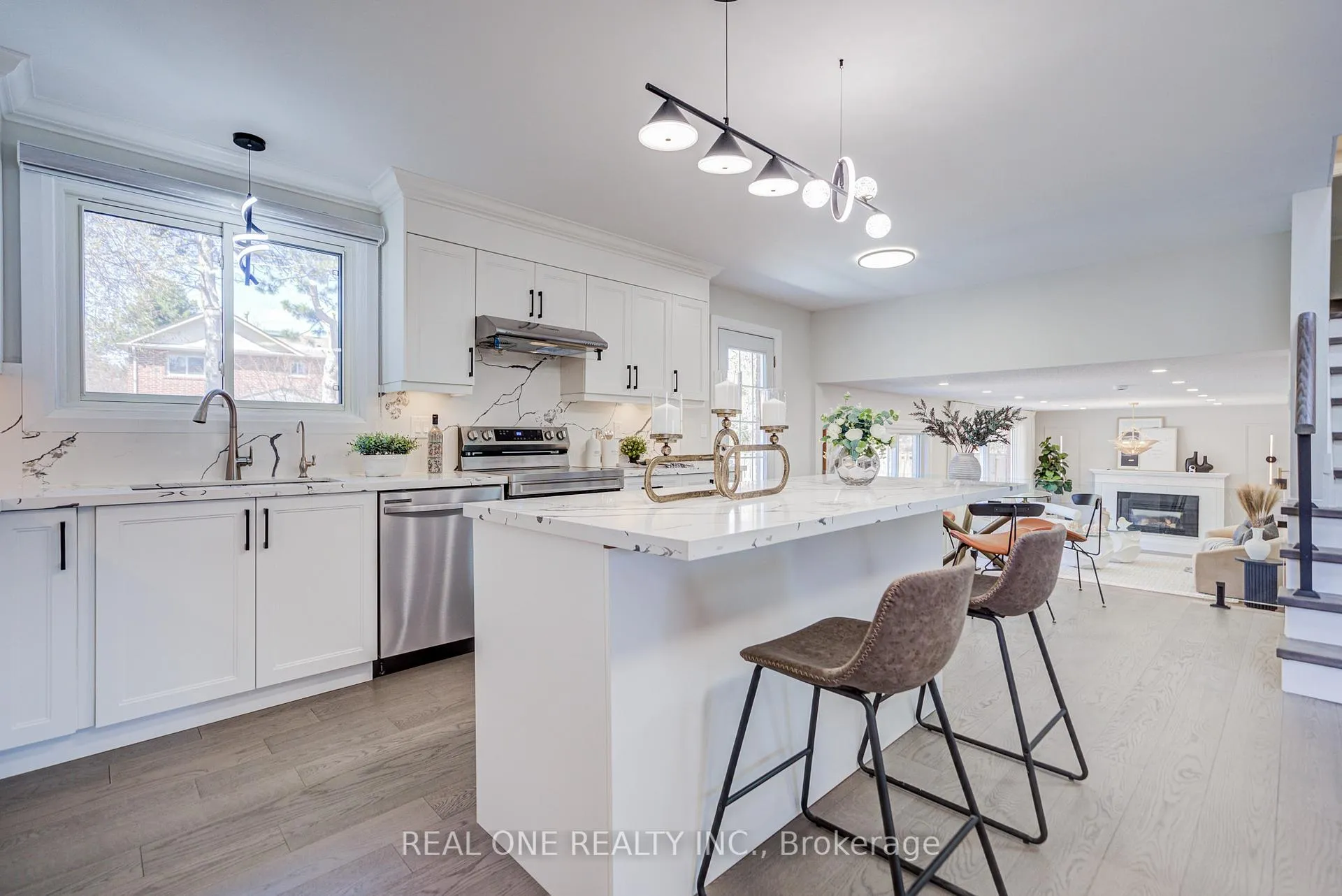 Photo 23 of 14 Brookfield Court, Markham, Markham Village — HOMEH