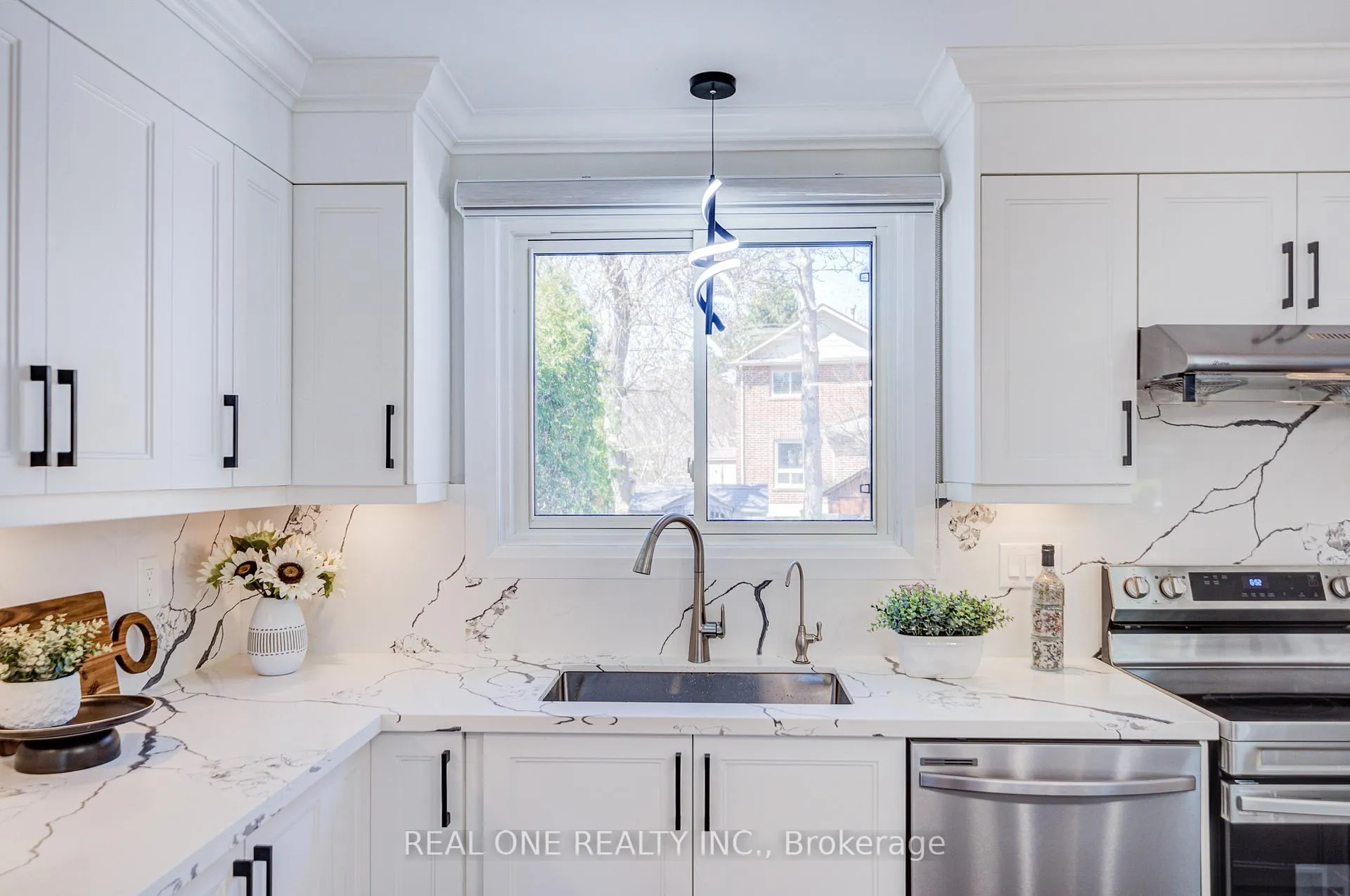 Photo 24 of 14 Brookfield Court, Markham, Markham Village — HOMEH