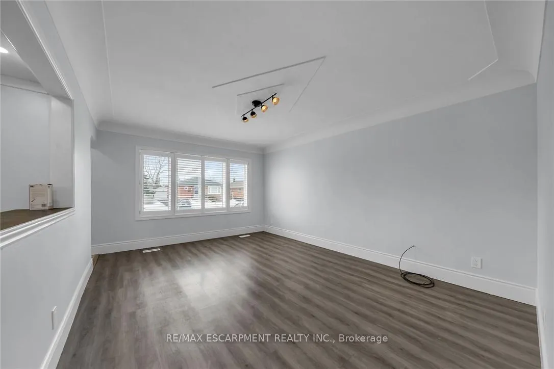 Photo 13 of 8 Shynal Avenue, Hamilton, Parkview — HOMEH