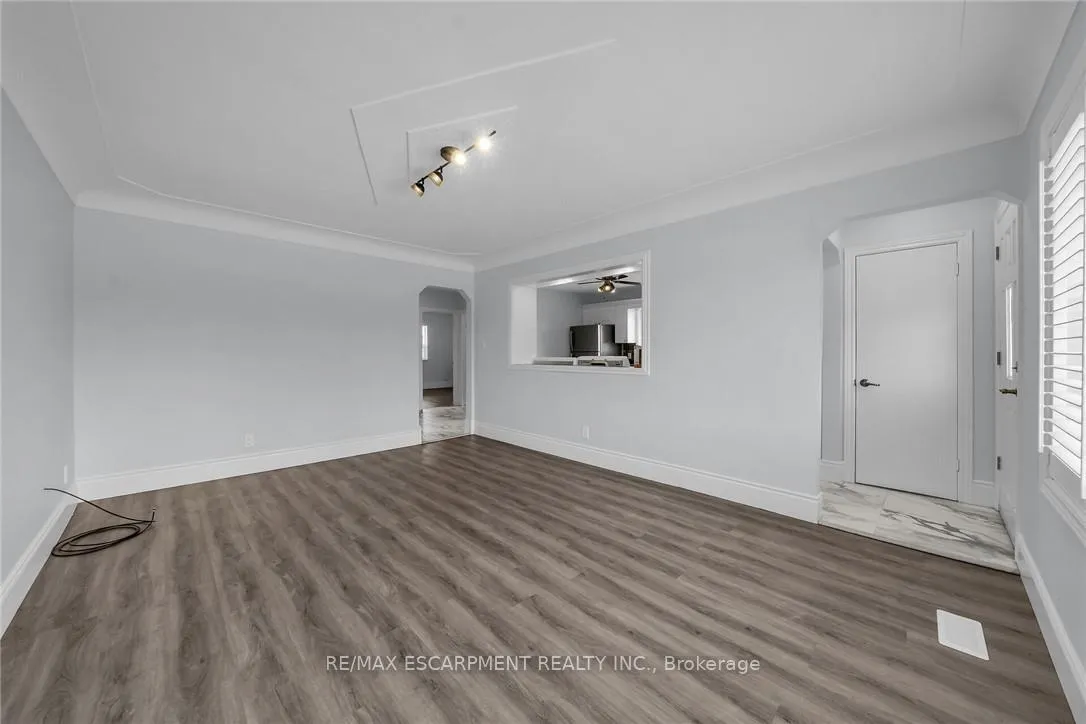 Photo 14 of 8 Shynal Avenue, Hamilton, Parkview — HOMEH