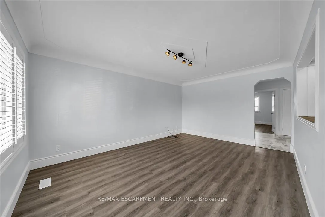 Photo 15 of 8 Shynal Avenue, Hamilton, Parkview — HOMEH