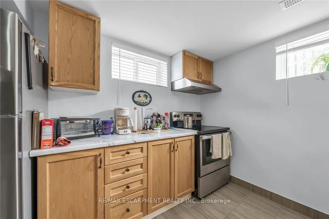 Photo 32 of 8 Shynal Avenue, Hamilton, Parkview — HOMEH
