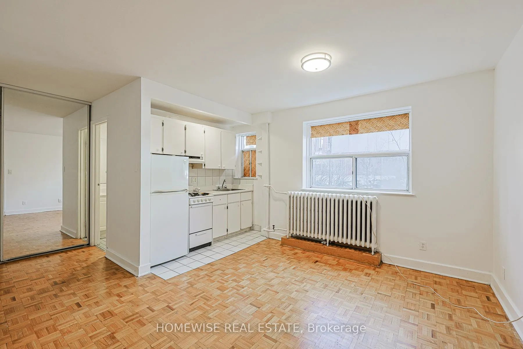 Front of Unit 102, 33 Maitland Street