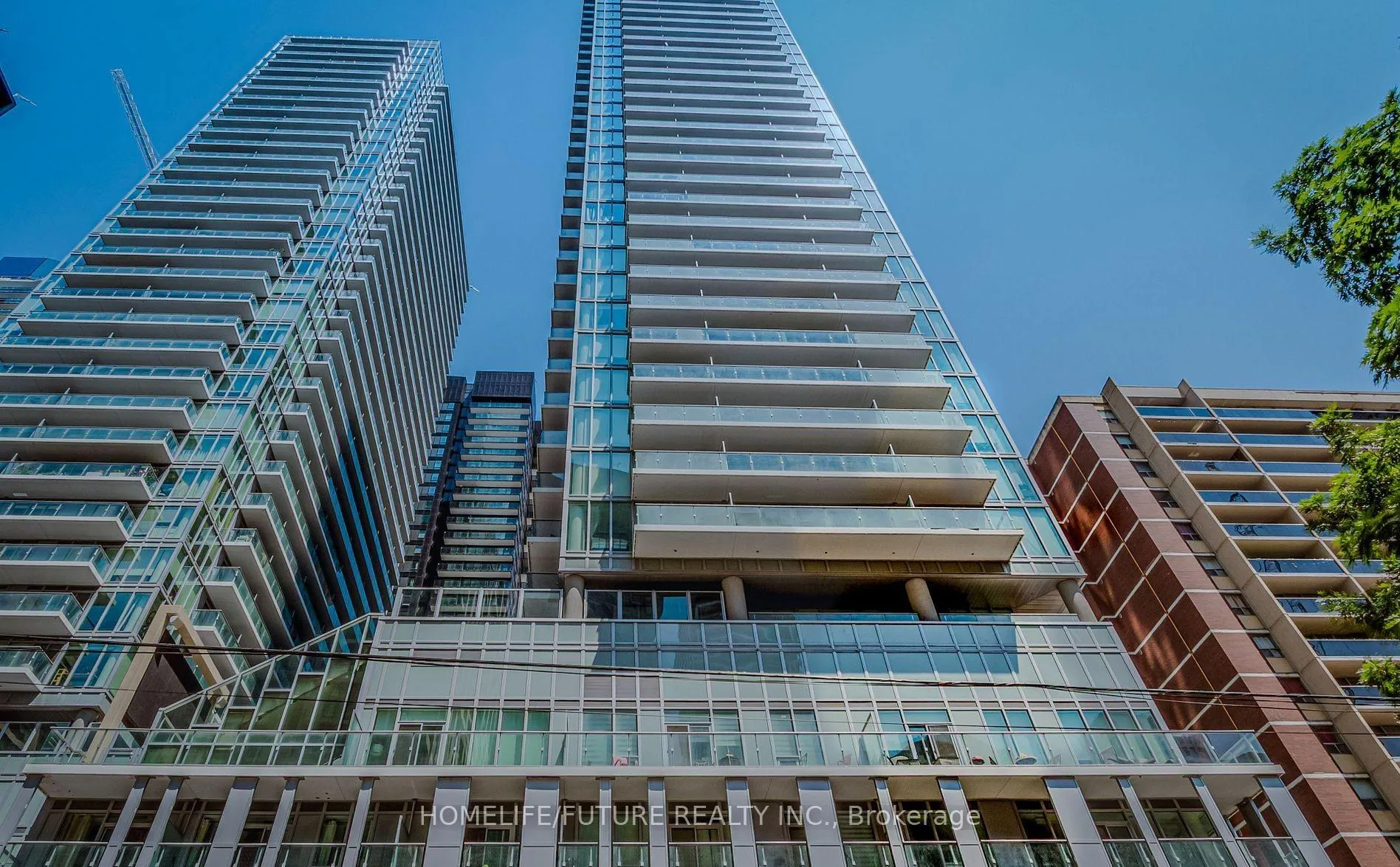 Photo 2 of Unit 2410, 195 Redpath Avenue, Toronto, Mount Pleasant West — HOMEH