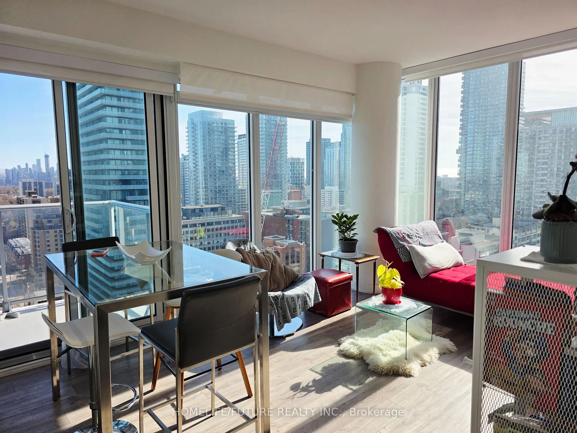 Photo 6 of Unit 2410, 195 Redpath Avenue, Toronto, Mount Pleasant West — HOMEH