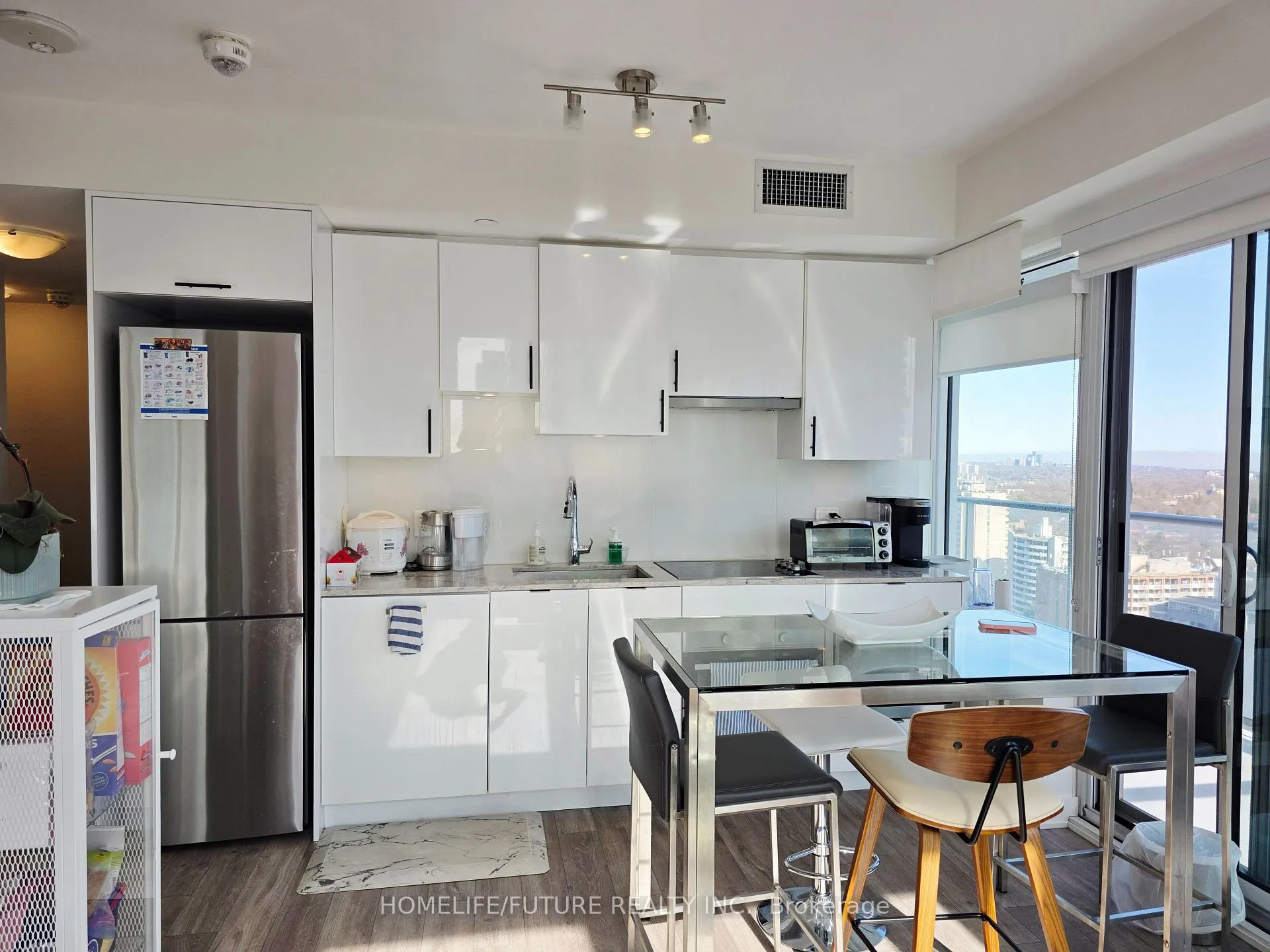 Photo 8 of Unit 2410, 195 Redpath Avenue, Toronto, Mount Pleasant West — HOMEH