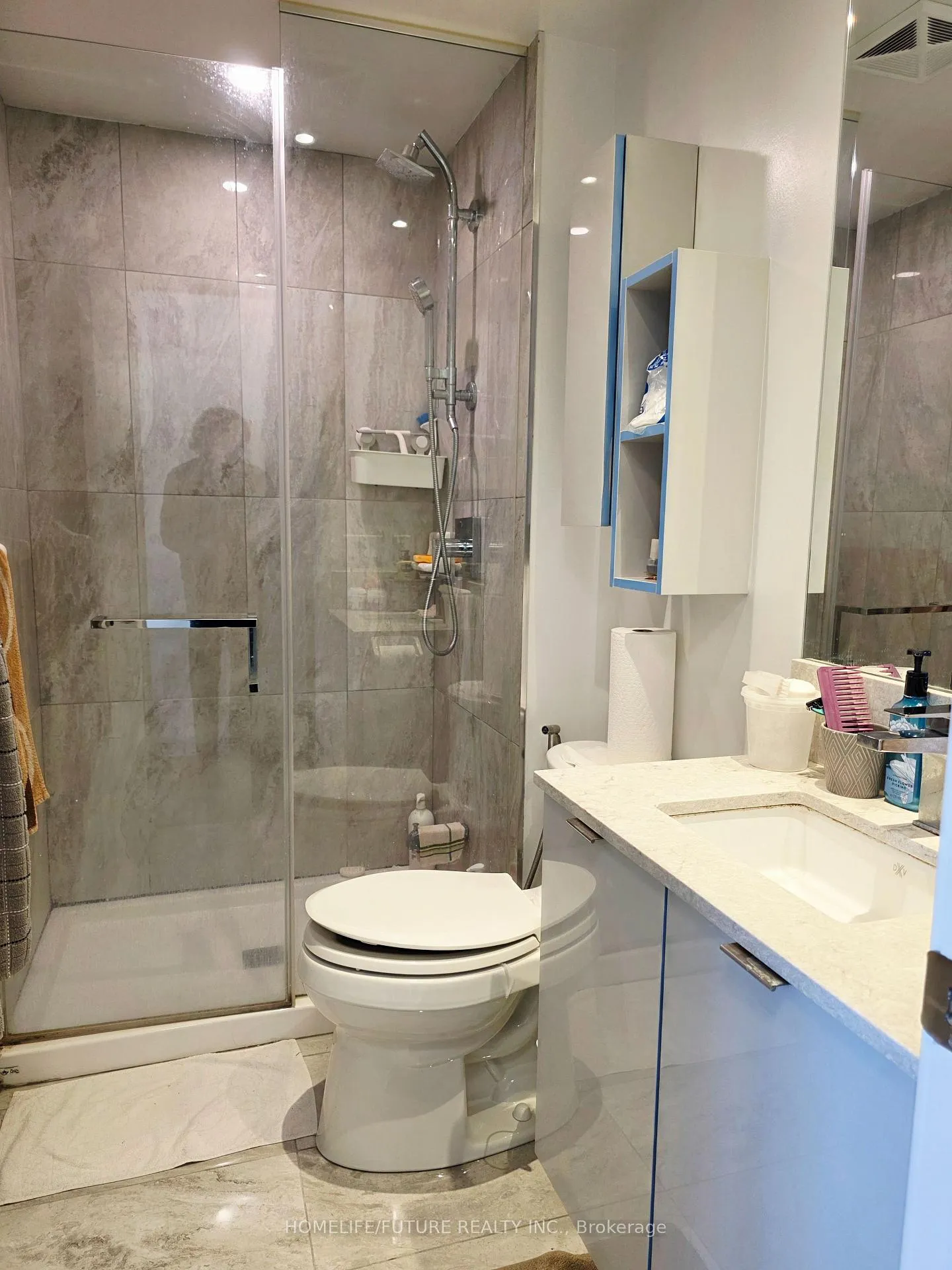 Photo 11 of Unit 2410, 195 Redpath Avenue, Toronto, Mount Pleasant West — HOMEH