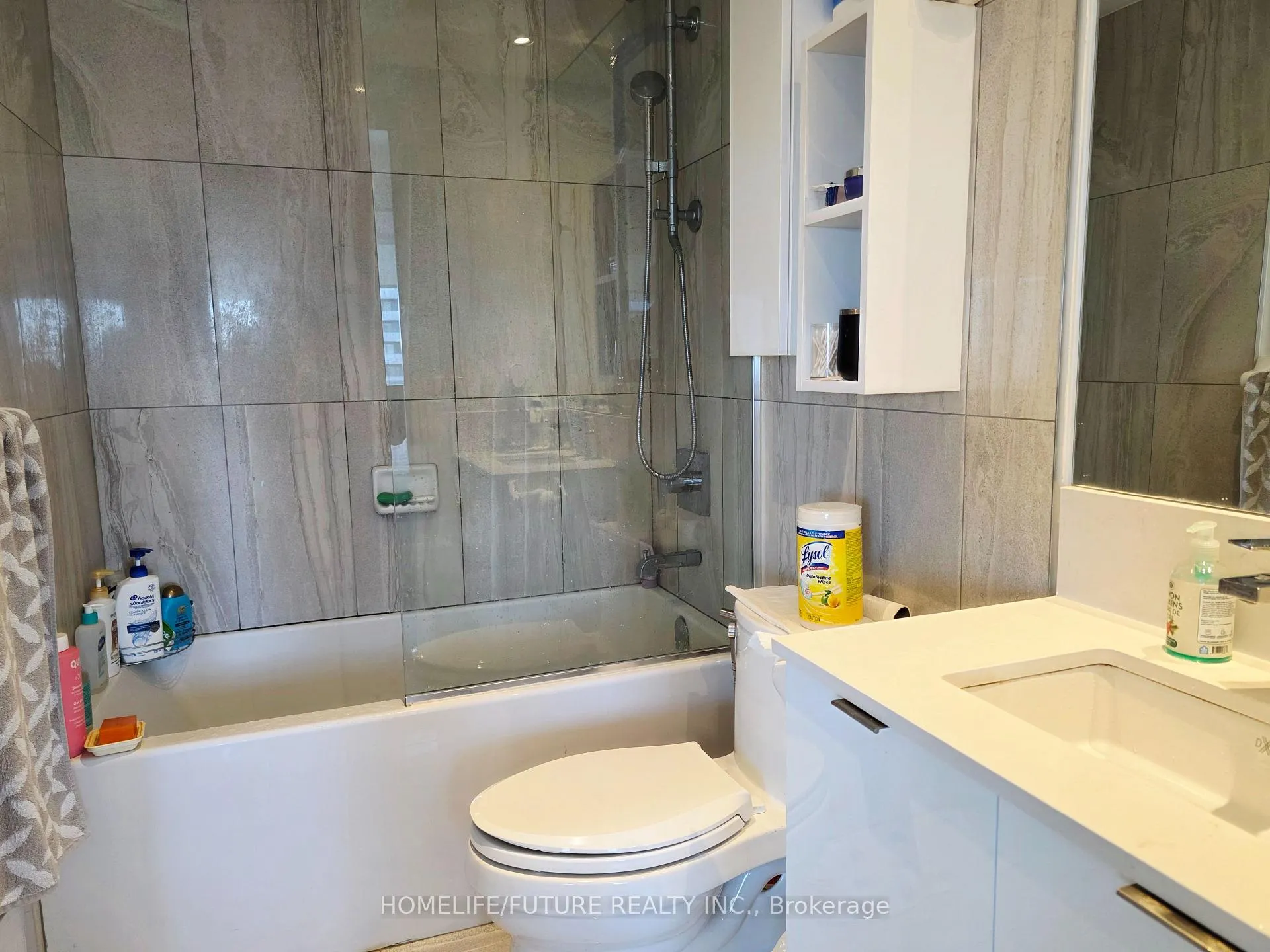Photo 13 of Unit 2410, 195 Redpath Avenue, Toronto, Mount Pleasant West — HOMEH