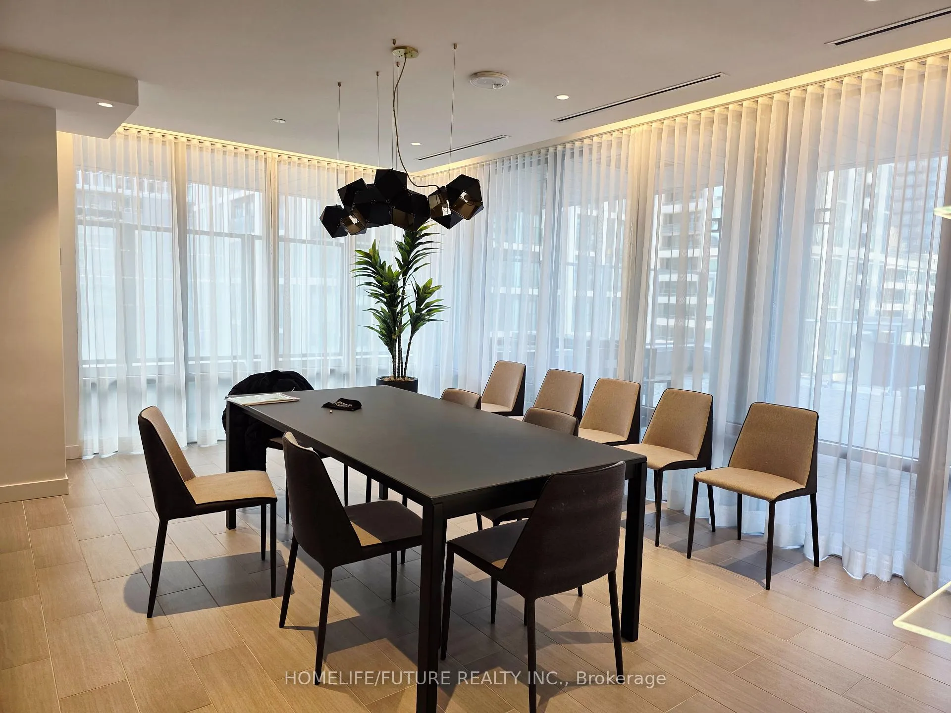 Photo 19 of Unit 2410, 195 Redpath Avenue, Toronto, Mount Pleasant West — HOMEH