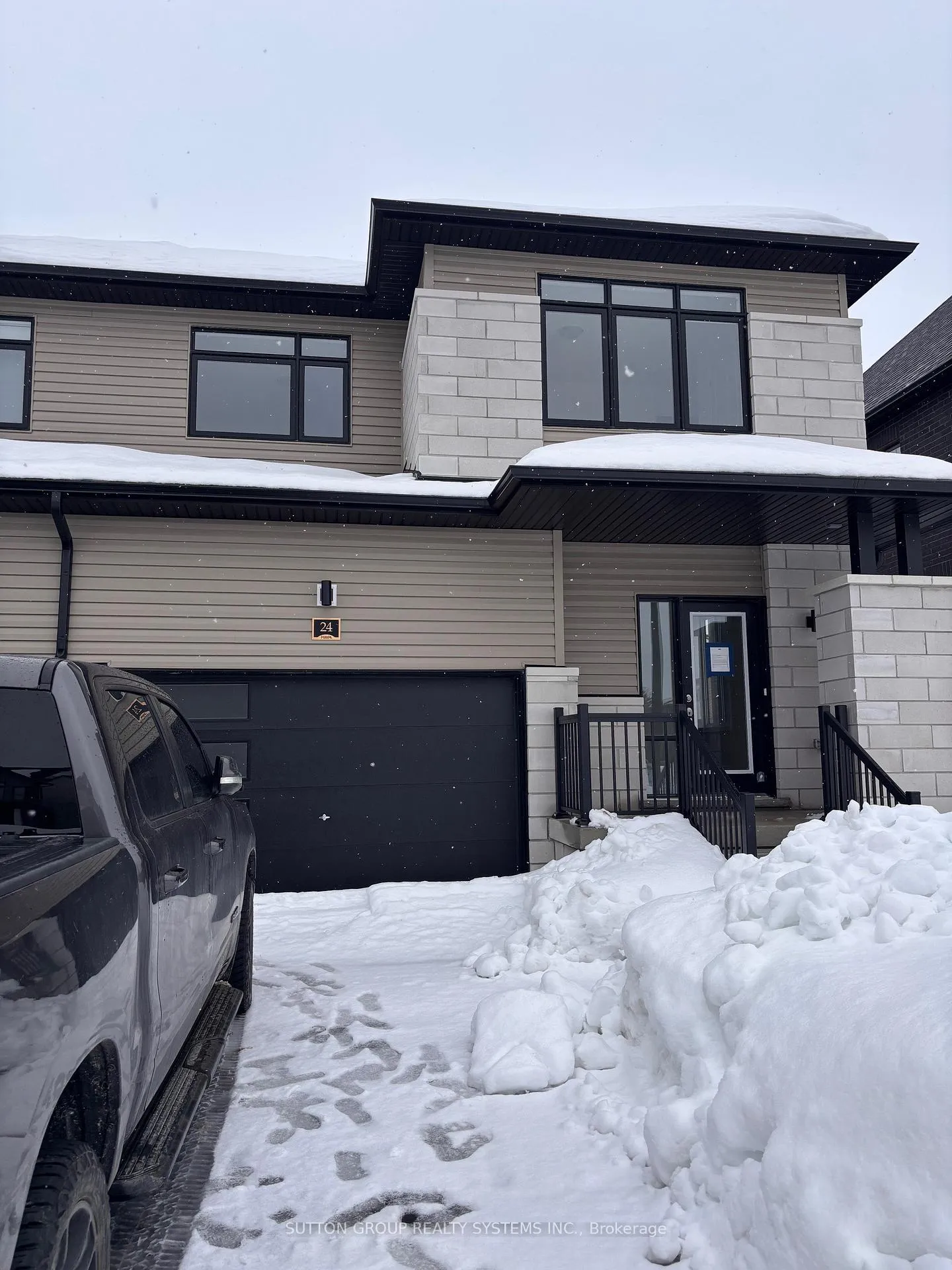 Front of 24 Federica Crescent