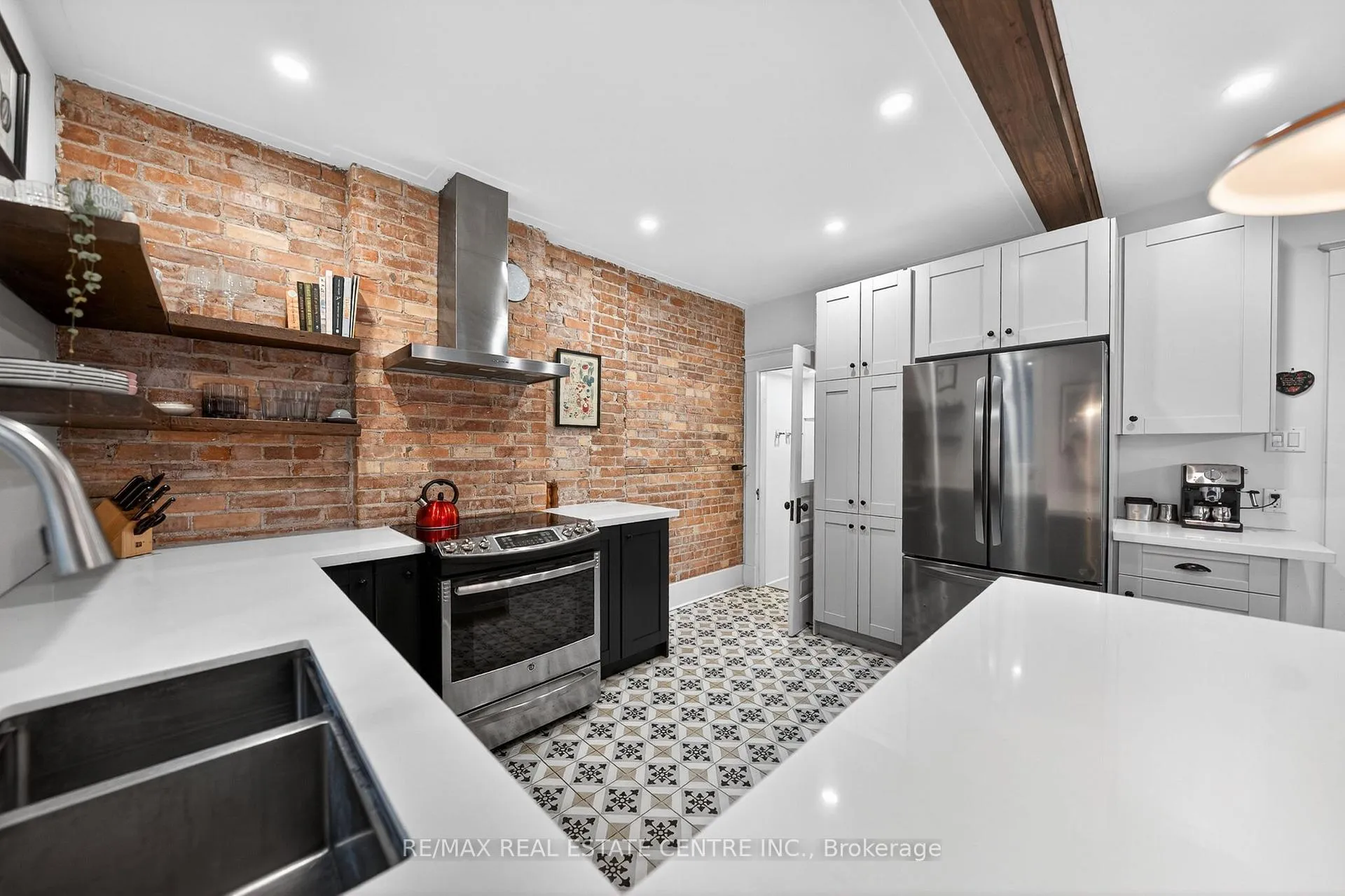 Photo 13 of 282 Park Street, Kitchener — HOMEH