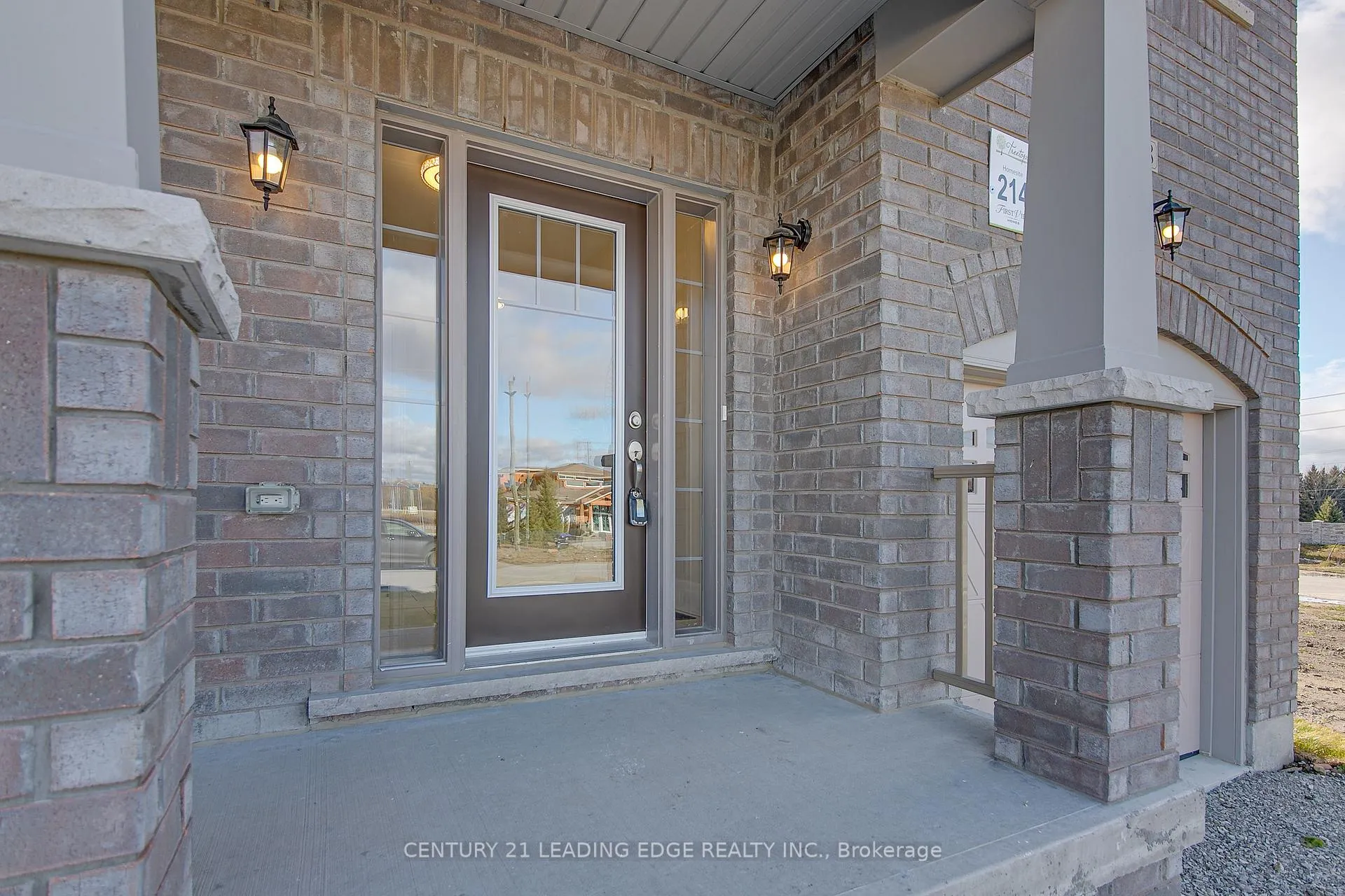 Photo 3 of 108 Lorne Thomas Place, New Tecumseth, Alliston — HOMEH