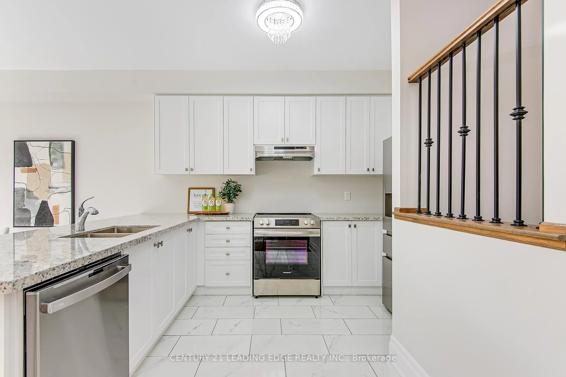 Photo 17 of 108 Lorne Thomas Place, New Tecumseth, Alliston — HOMEH