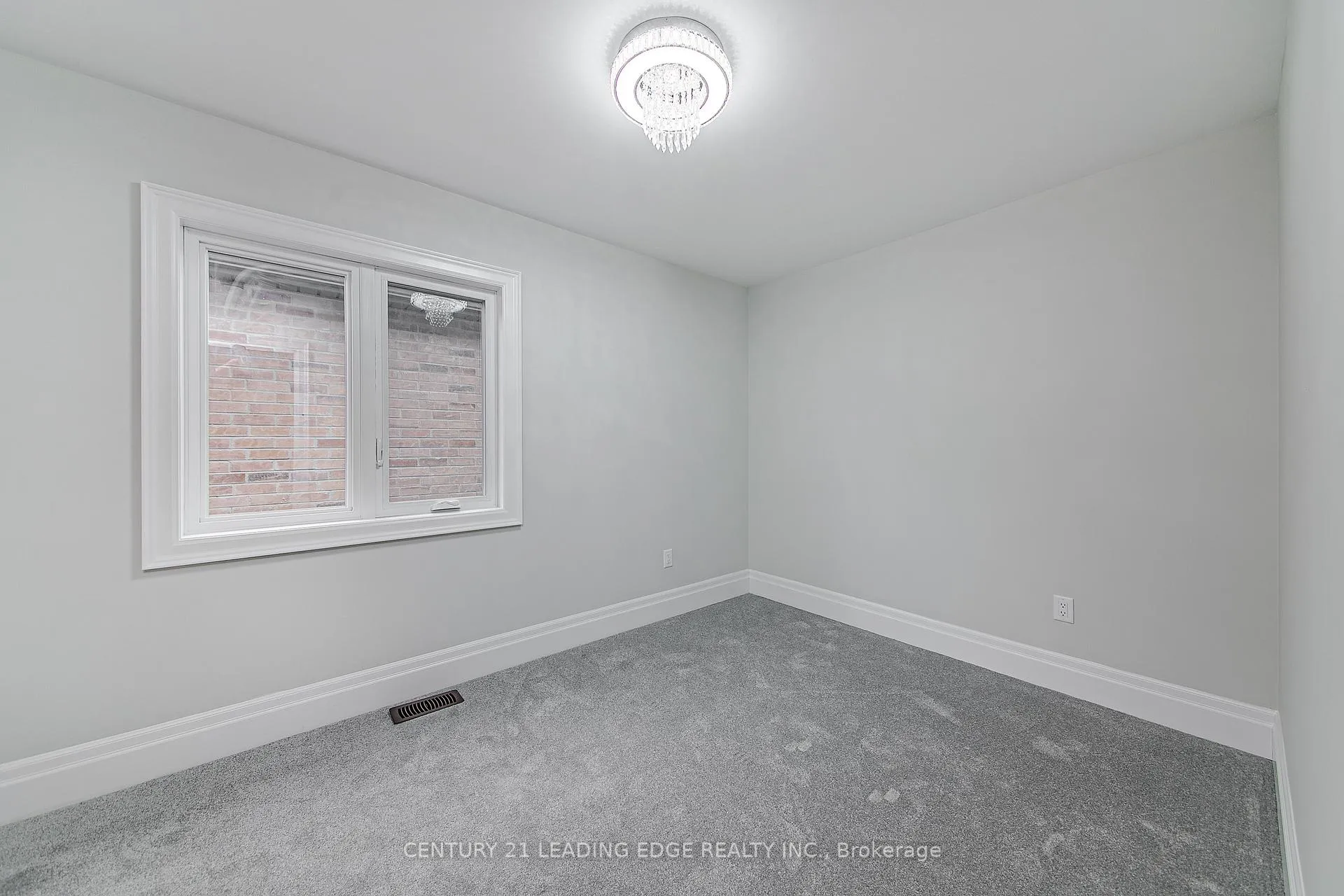 Photo 25 of 108 Lorne Thomas Place, New Tecumseth, Alliston — HOMEH