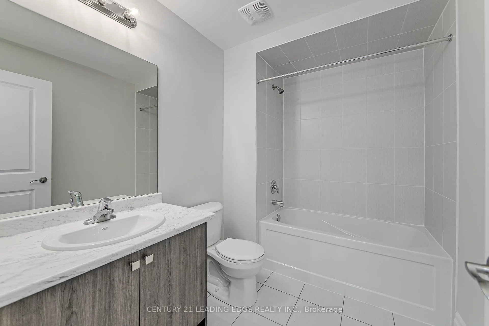 Photo 33 of 108 Lorne Thomas Place, New Tecumseth, Alliston — HOMEH