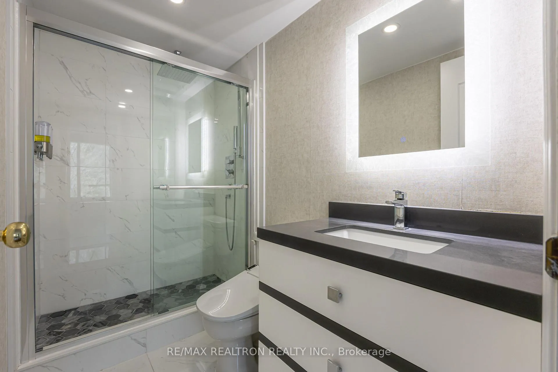 Photo 10 of Unit 617, 28 William Carson Crescent, North York, St. Andrew-Windfields — HOMEH