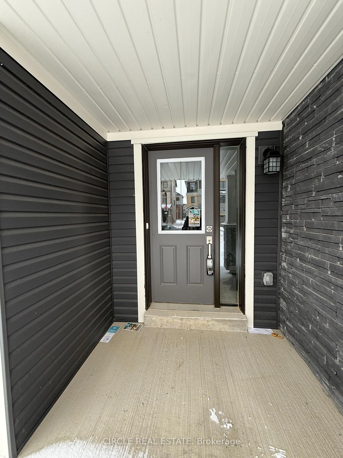 Photo 1 of 29 Hine Road, Brantford — HOMEH