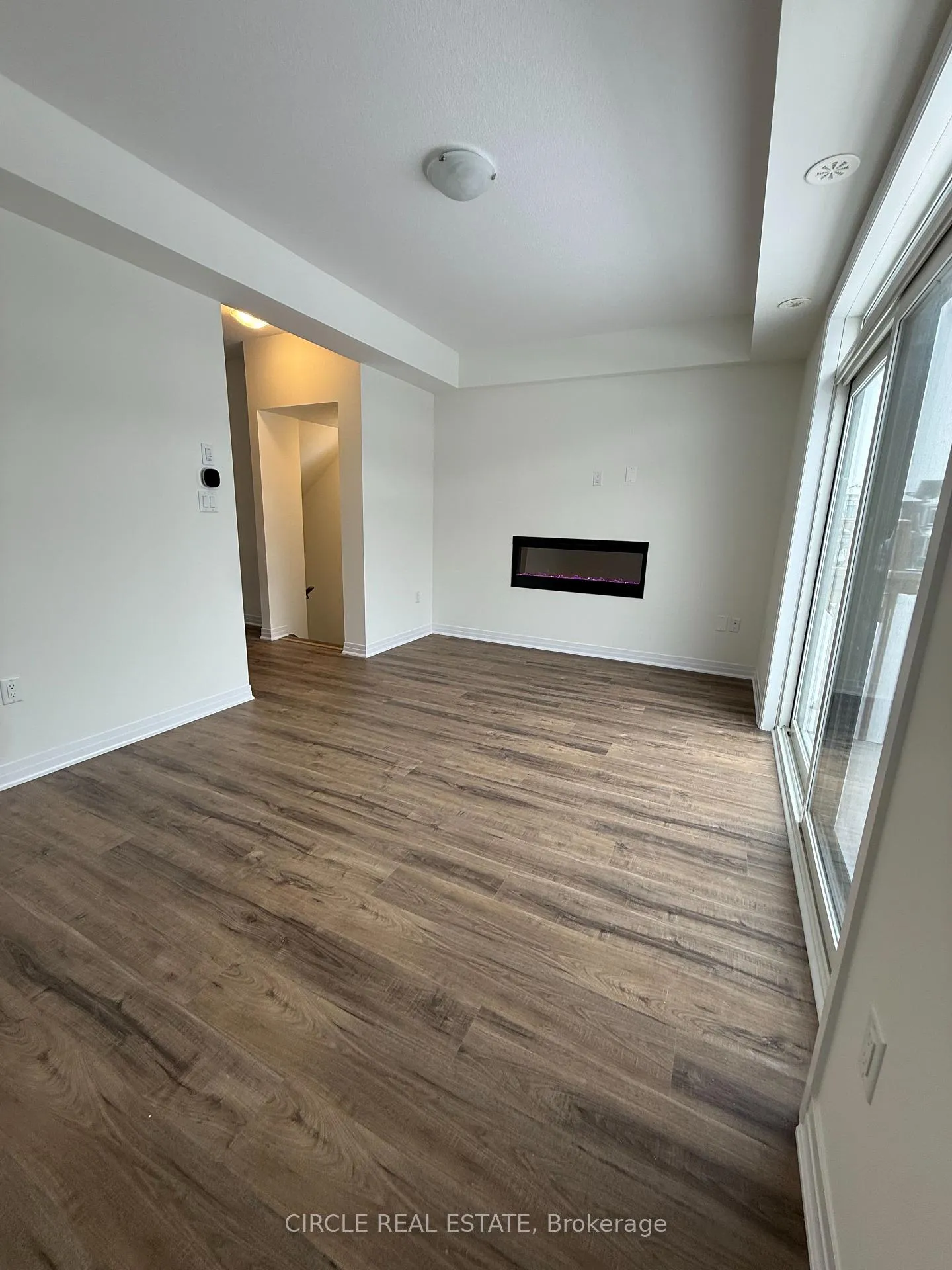 Photo 4 of 29 Hine Road, Brantford — HOMEH