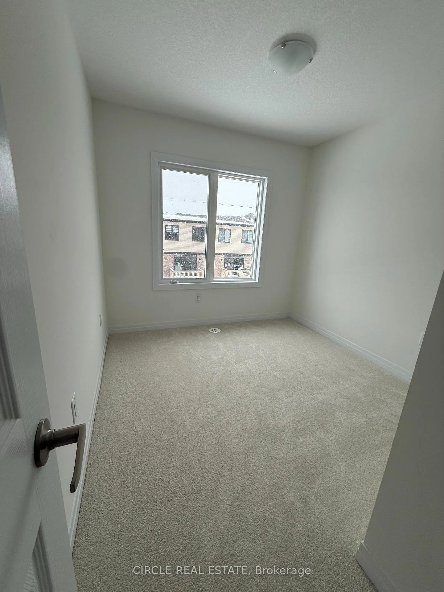 Photo 10 of 29 Hine Road, Brantford — HOMEH