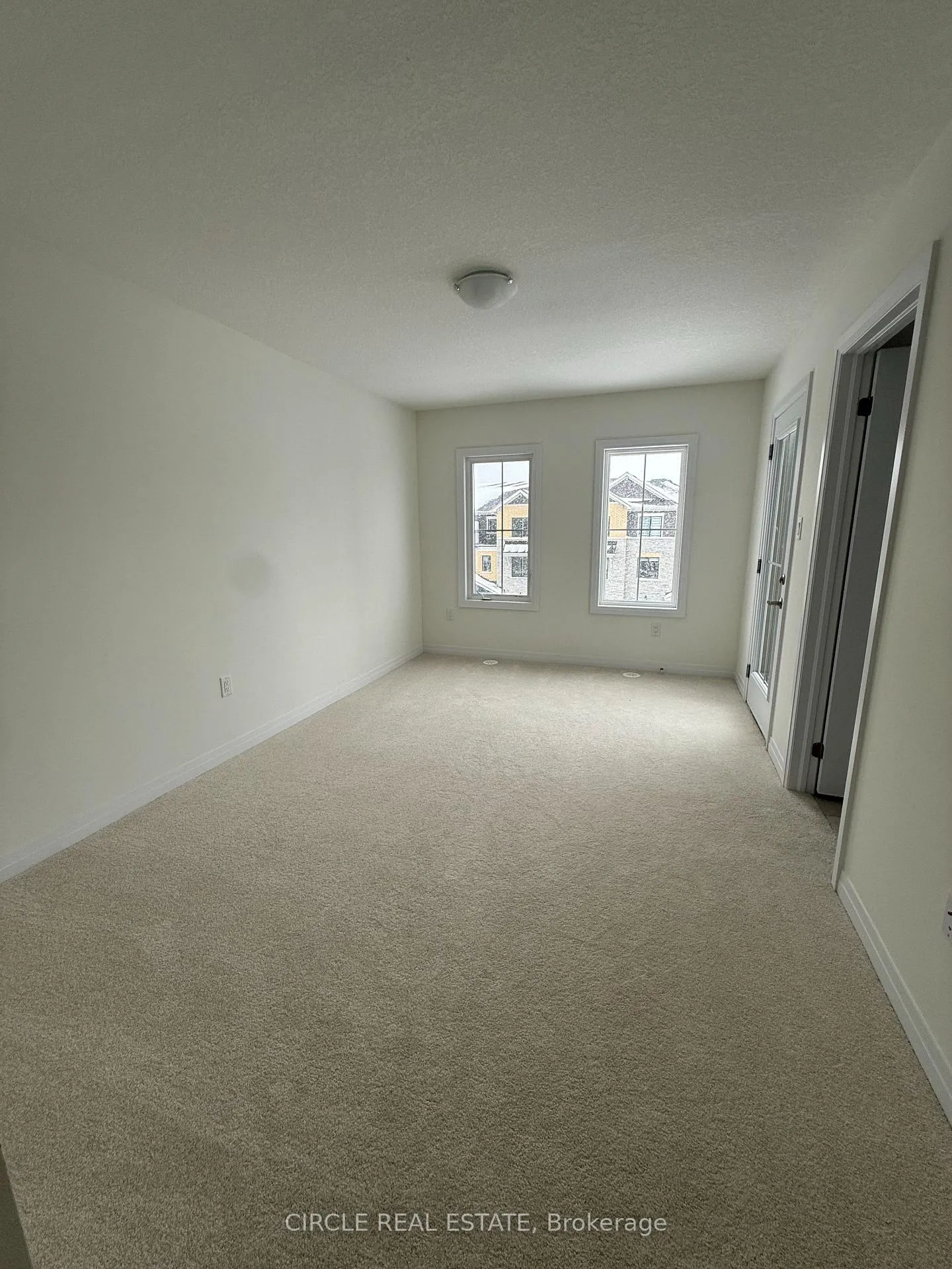 Photo 11 of 29 Hine Road, Brantford — HOMEH
