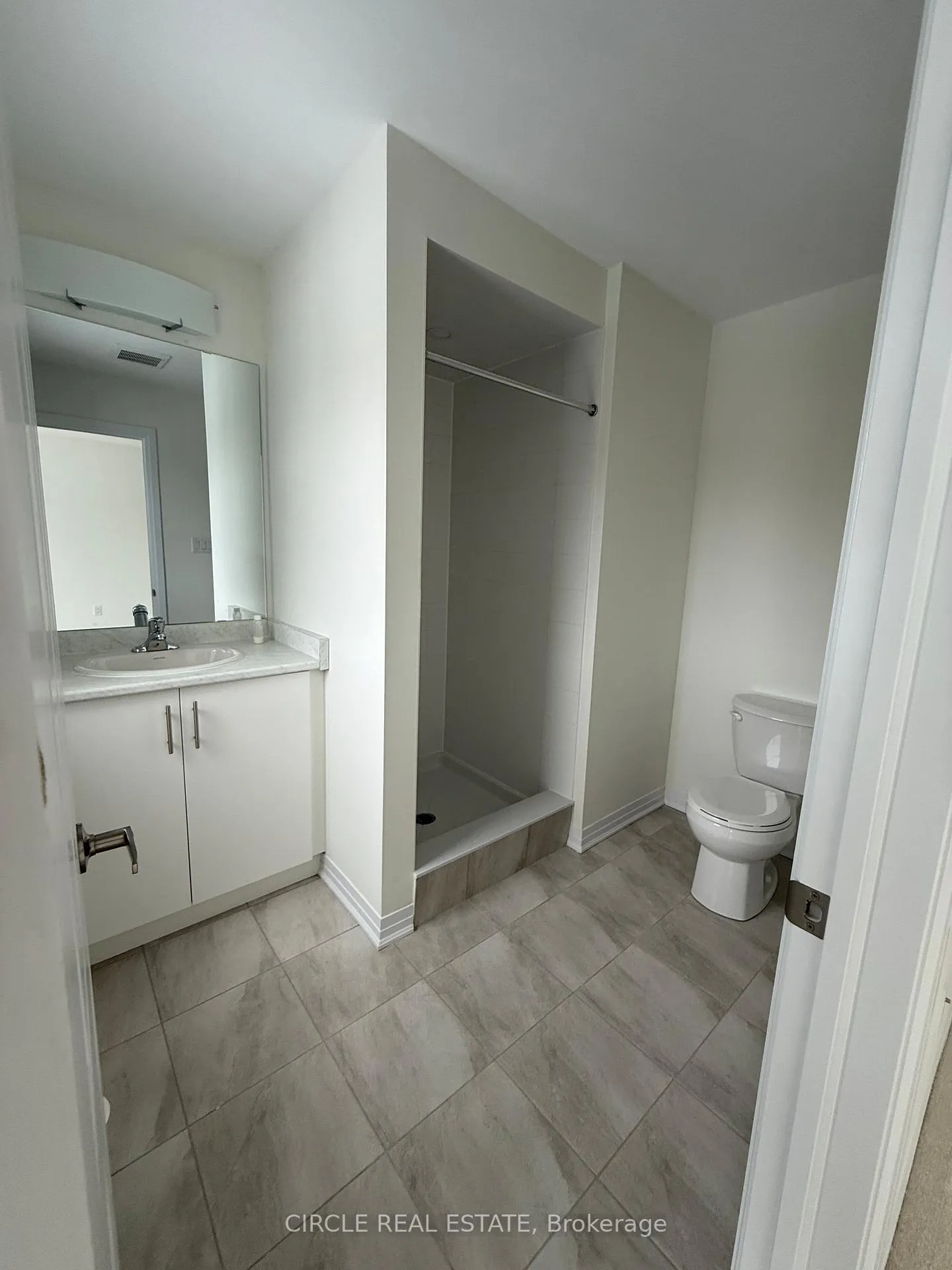 Photo 12 of 29 Hine Road, Brantford — HOMEH