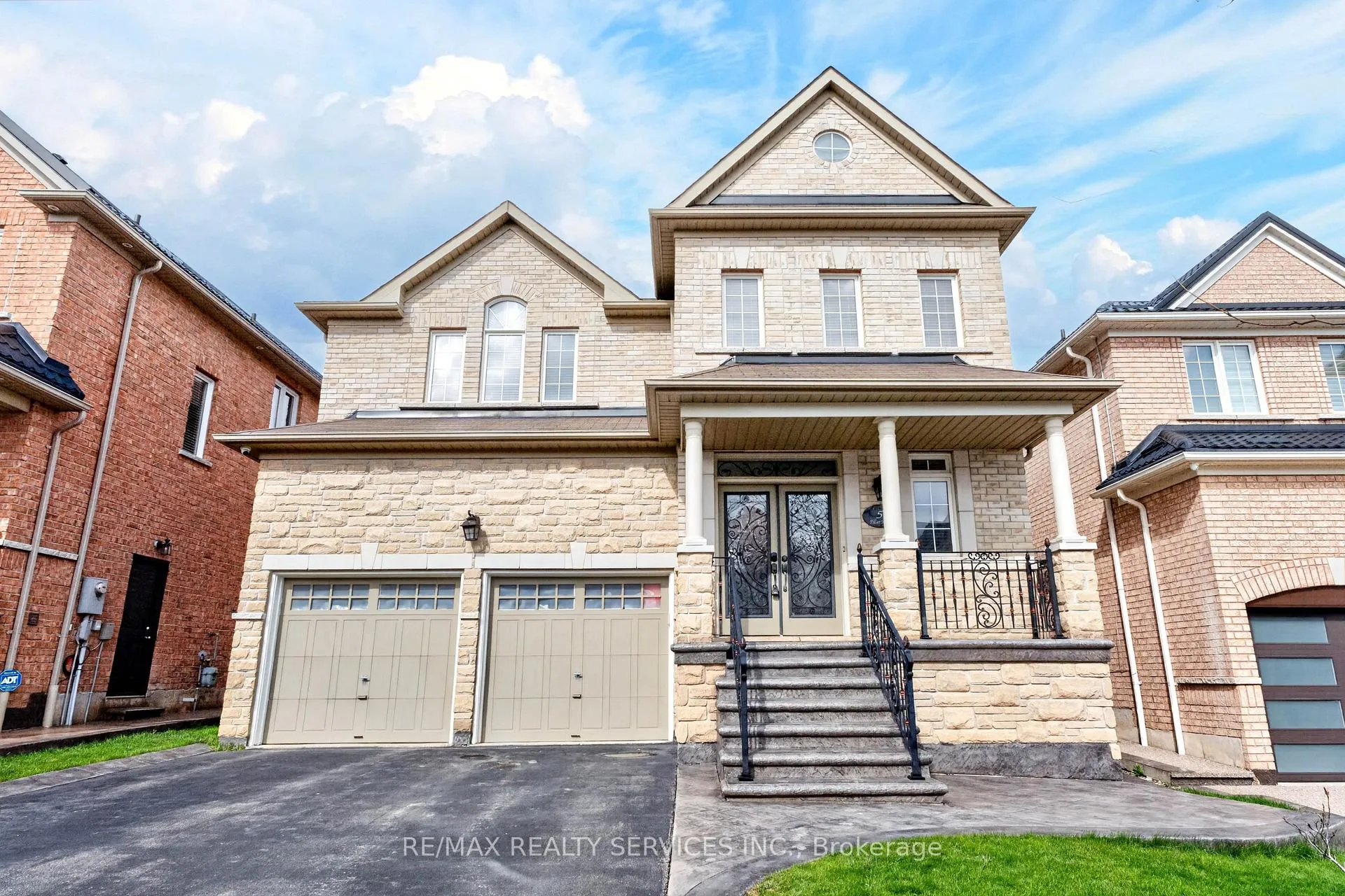 Front of 5 Pillar Road