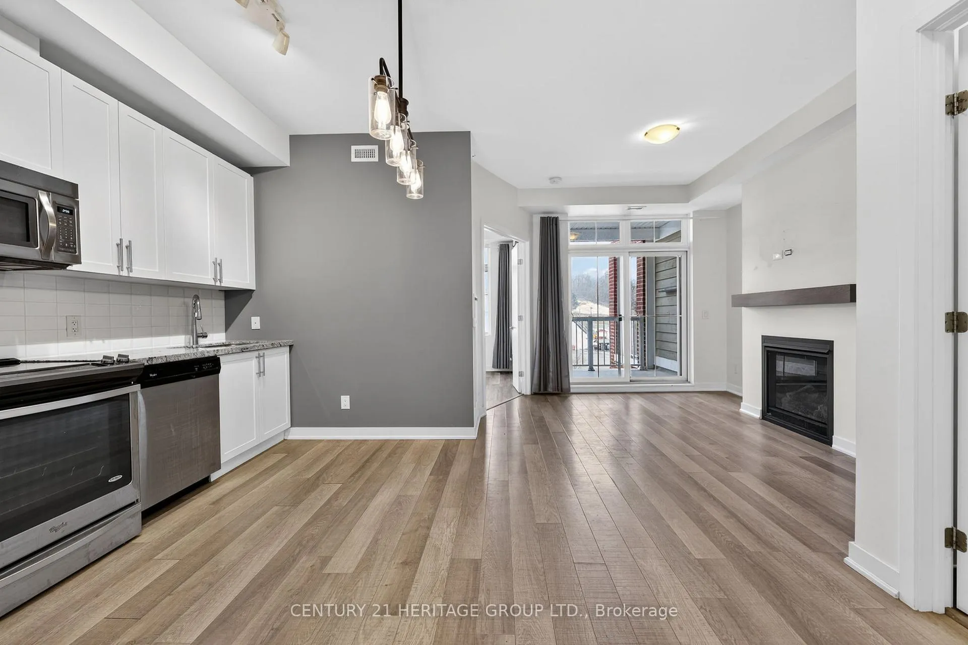 Photo 6 of Unit 305, 40 Horseshoe Boulevard, Oro-Medonte, Horseshoe Valley — HOMEH
