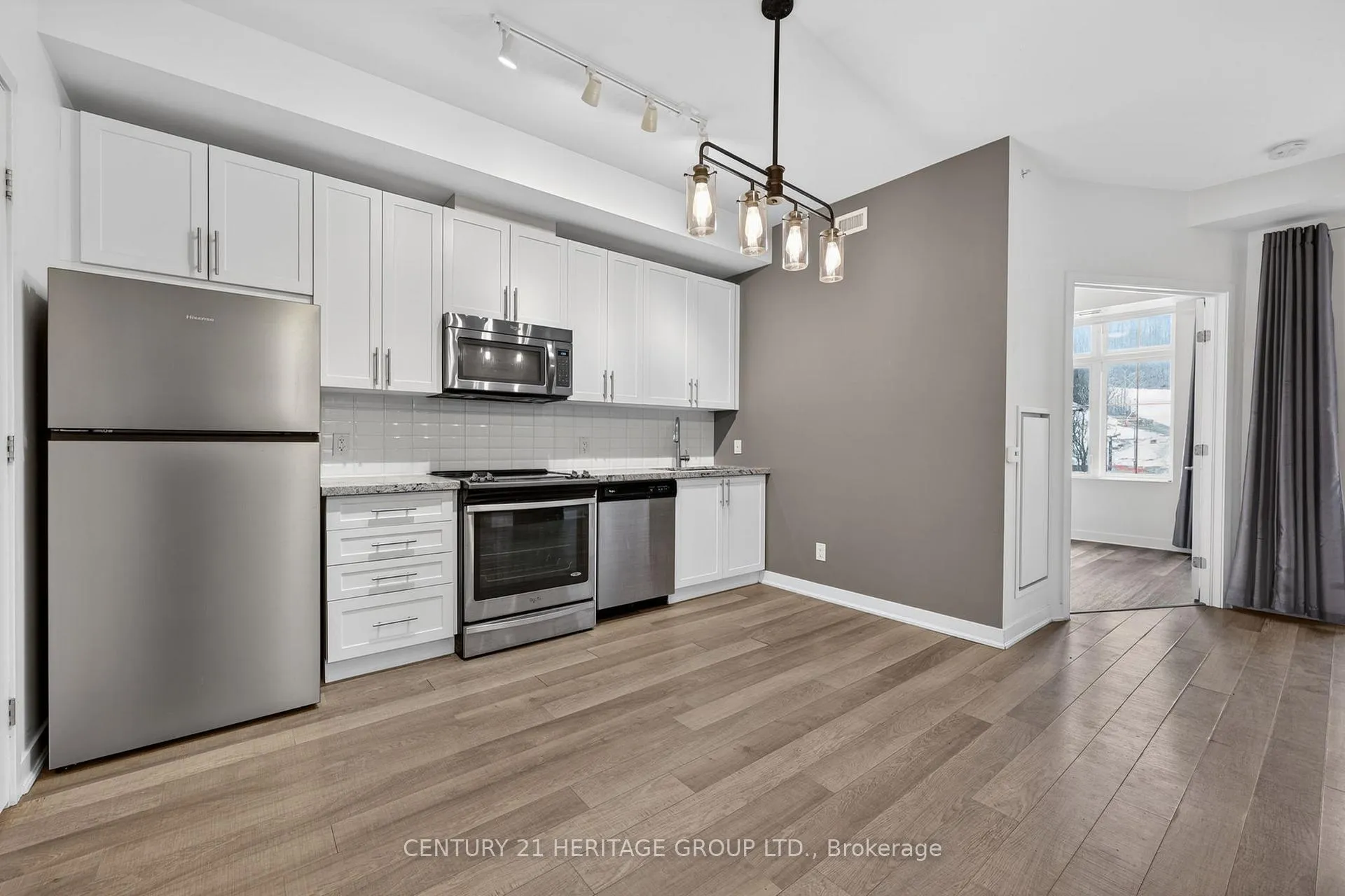 Photo 7 of Unit 305, 40 Horseshoe Boulevard, Oro-Medonte, Horseshoe Valley — HOMEH