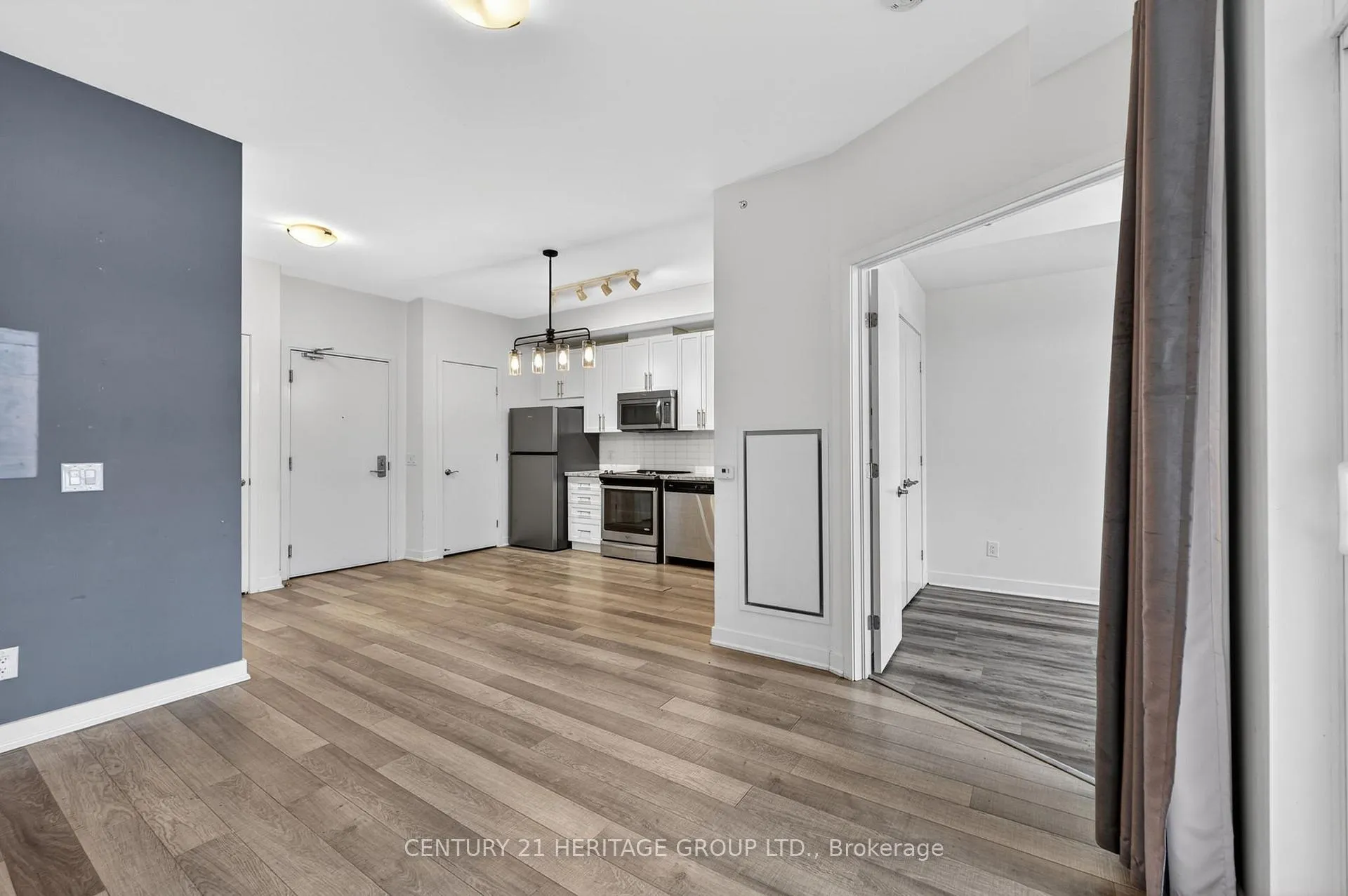 Photo 14 of Unit 305, 40 Horseshoe Boulevard, Oro-Medonte, Horseshoe Valley — HOMEH