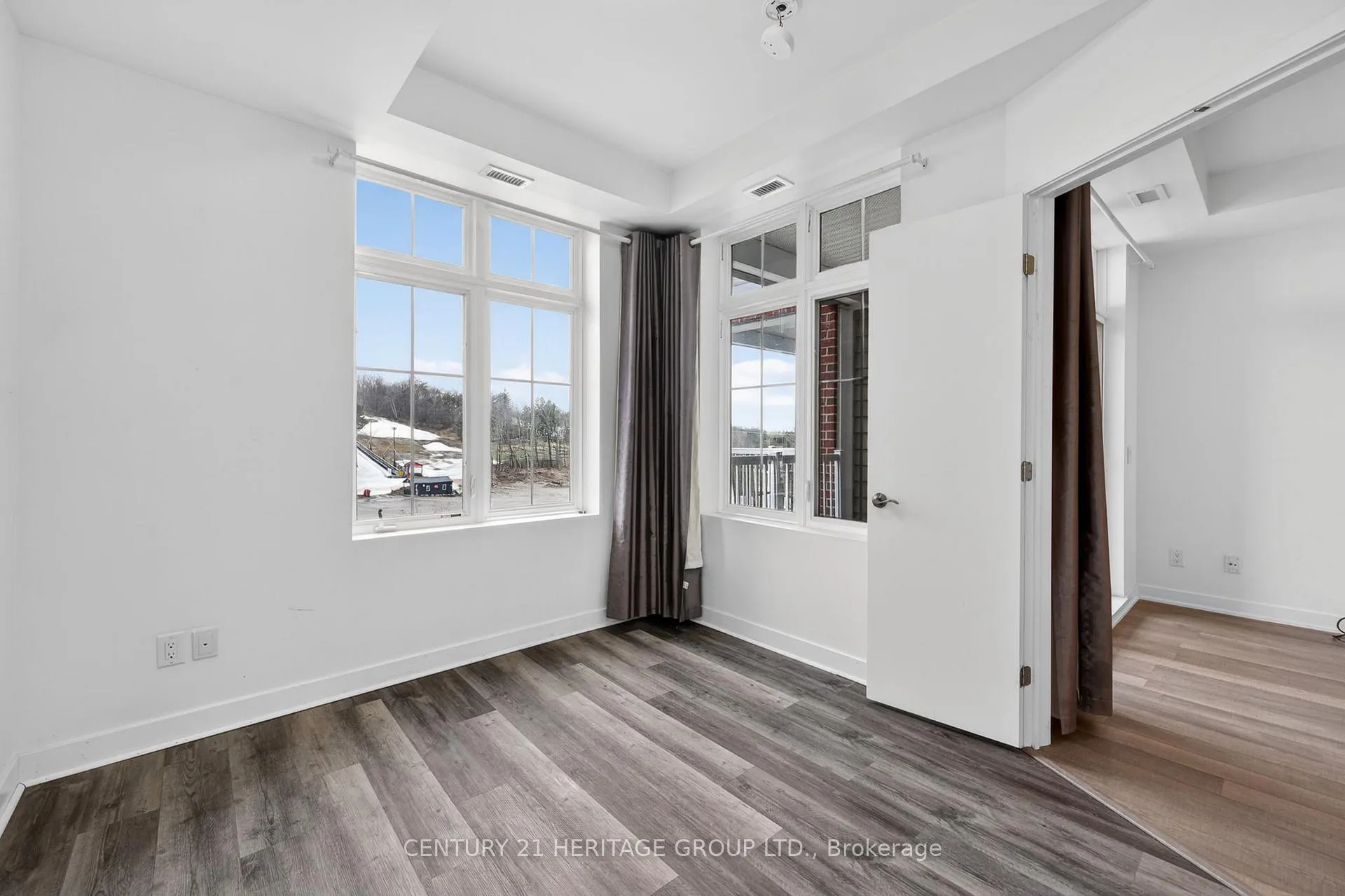 Photo 17 of Unit 305, 40 Horseshoe Boulevard, Oro-Medonte, Horseshoe Valley — HOMEH