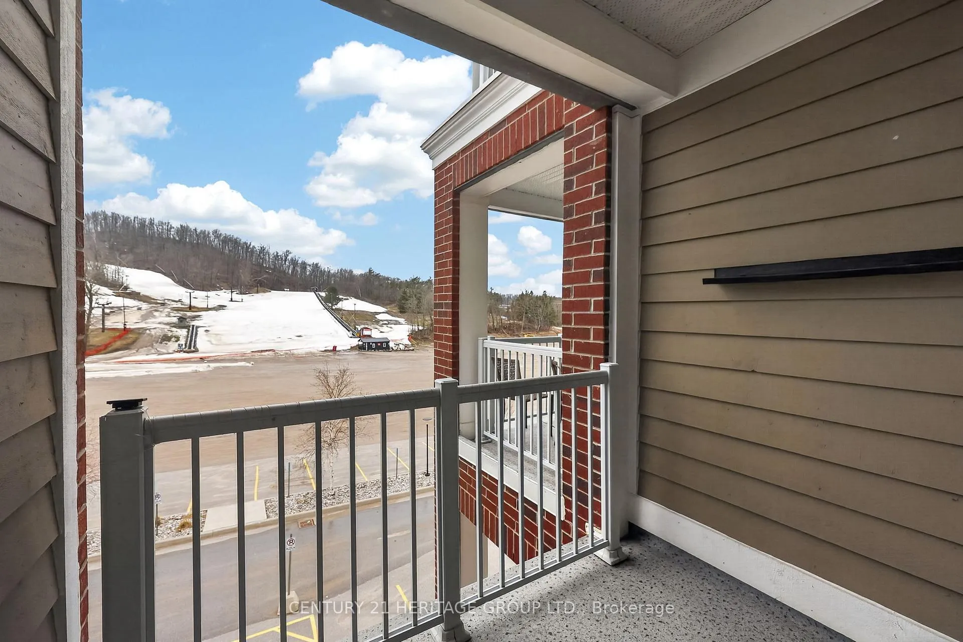 Photo 22 of Unit 305, 40 Horseshoe Boulevard, Oro-Medonte, Horseshoe Valley — HOMEH