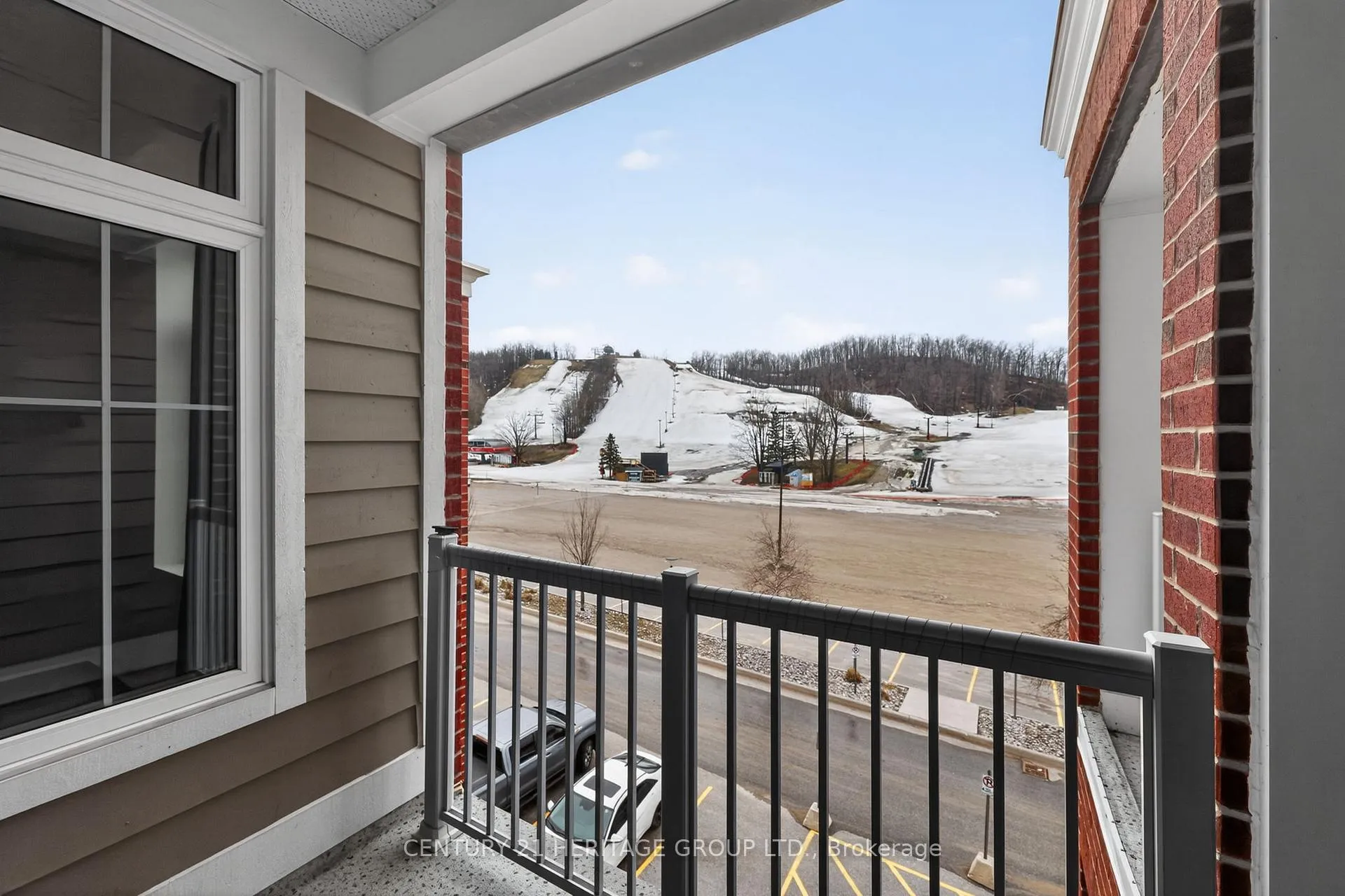 Photo 24 of Unit 305, 40 Horseshoe Boulevard, Oro-Medonte, Horseshoe Valley — HOMEH