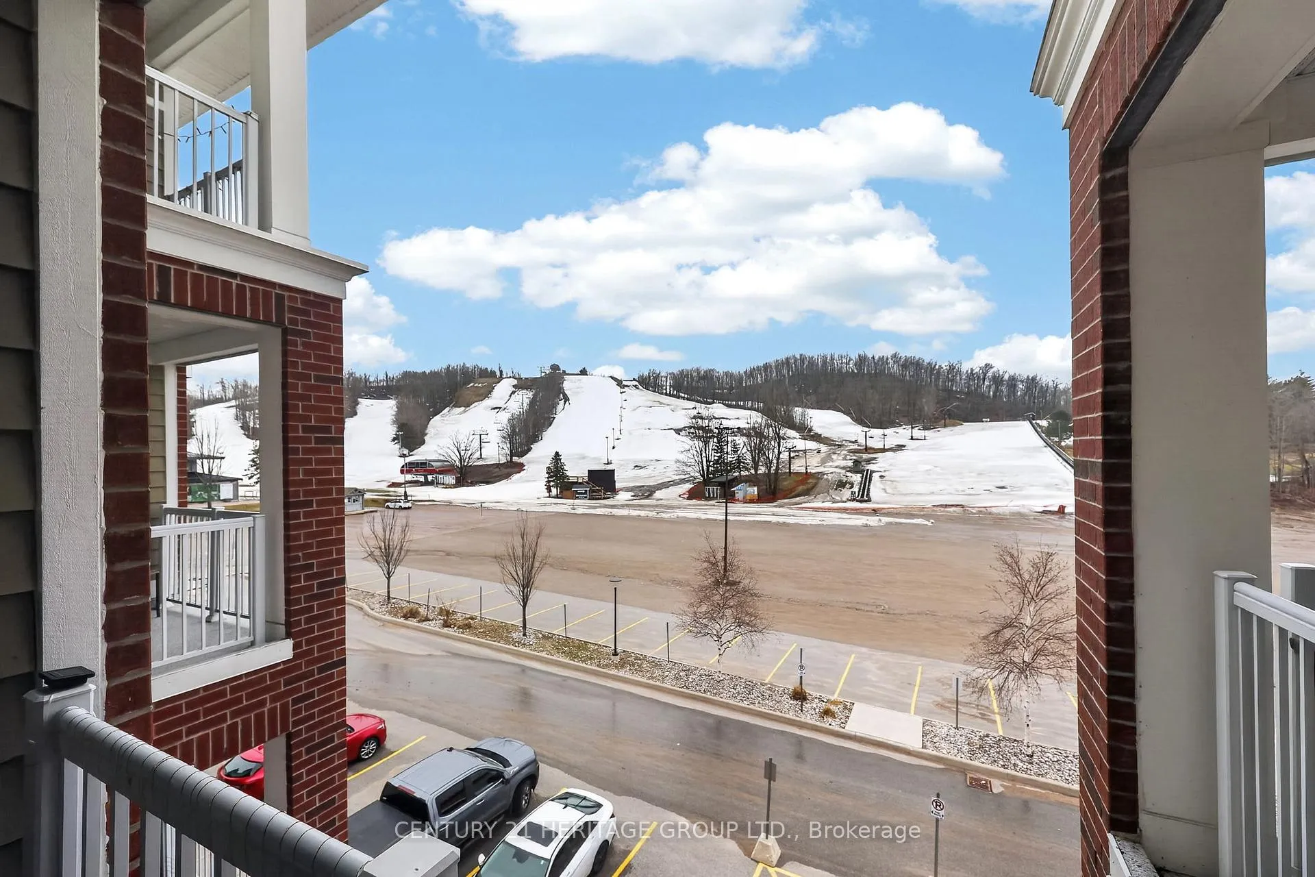 Photo 25 of Unit 305, 40 Horseshoe Boulevard, Oro-Medonte, Horseshoe Valley — HOMEH