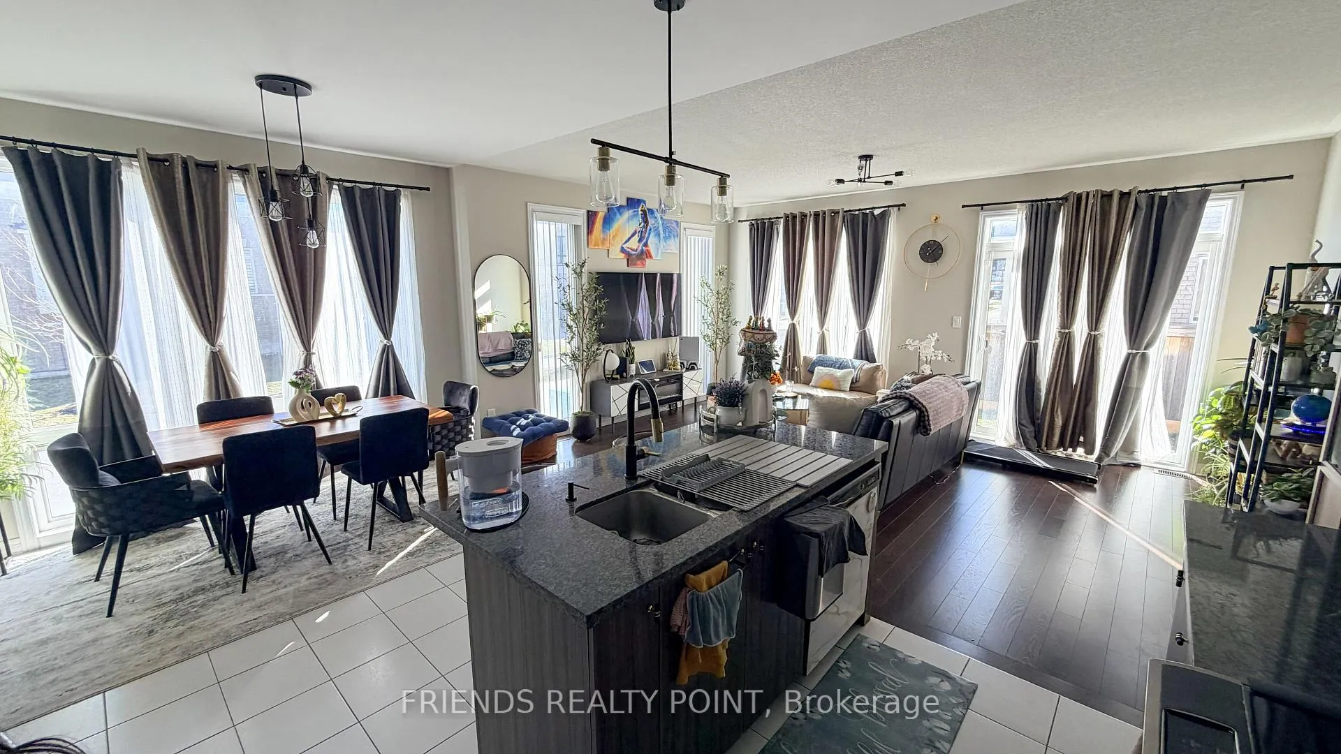 Photo 10 of 2502 Hibiscus Drive, Pickering, Rural Pickering — HOMEH