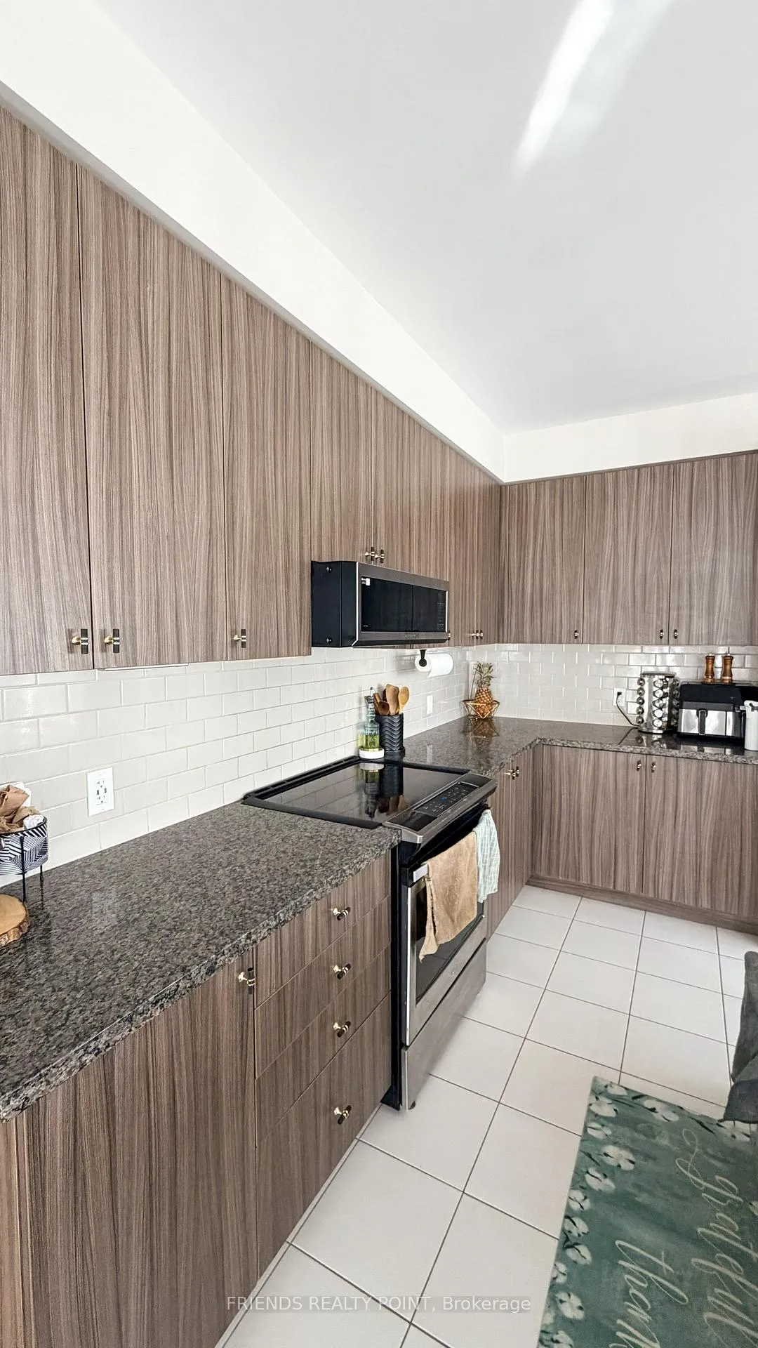Photo 13 of 2502 Hibiscus Drive, Pickering, Rural Pickering — HOMEH