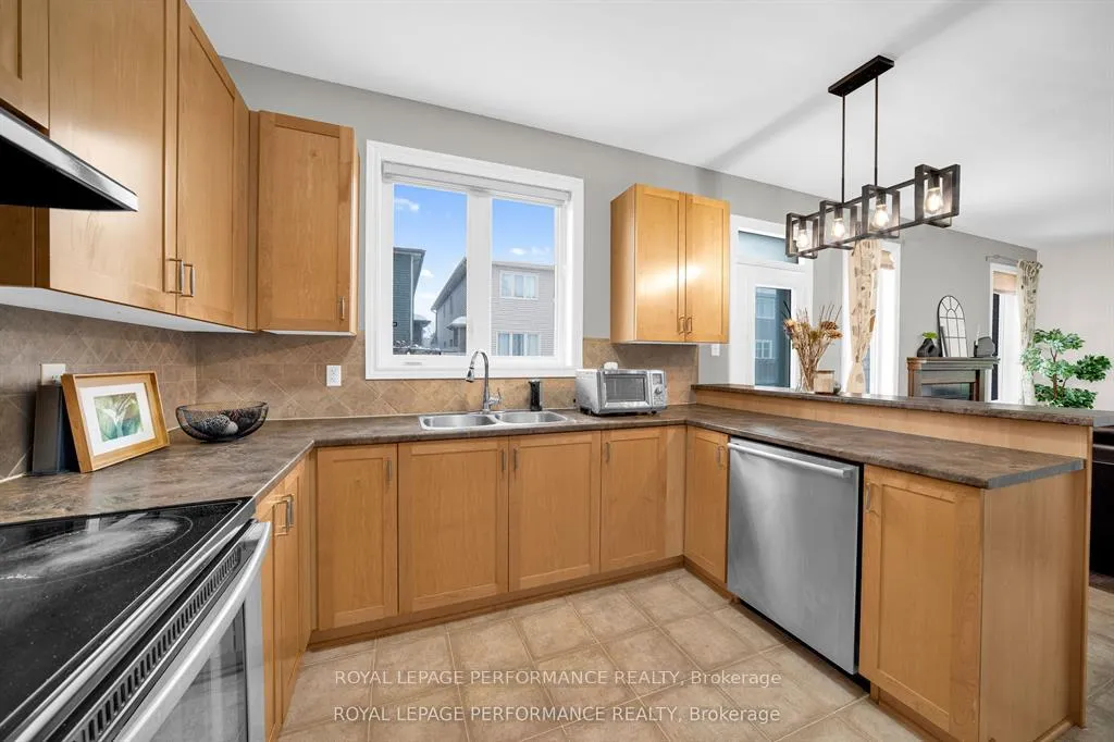 Photo 8 of 262 Tempest Drive, Ottawa, Stittsville (North) — HOMEH