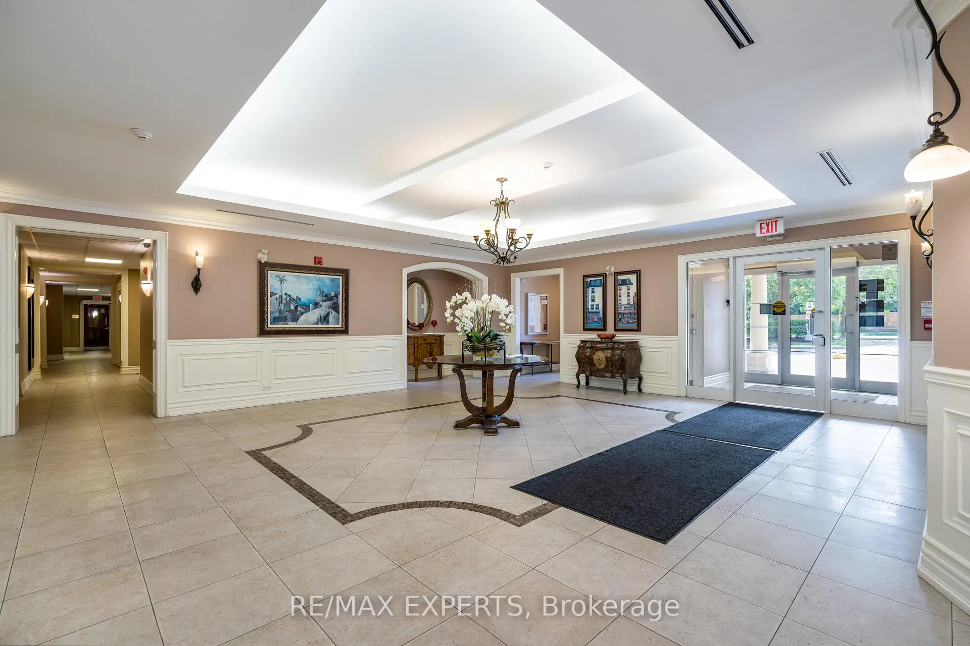 Photo 2 of Unit 101, 9519 Keele Street, Vaughan, Maple — HOMEH