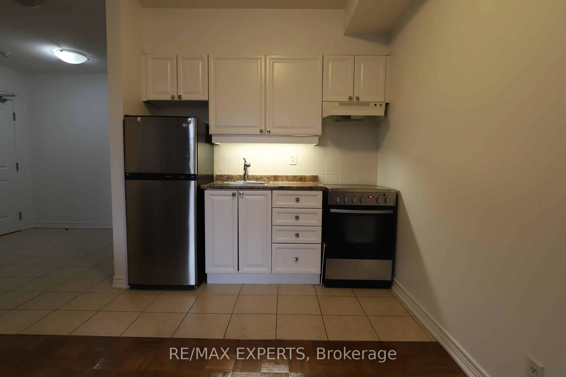 Photo 4 of Unit 101, 9519 Keele Street, Vaughan, Maple — HOMEH