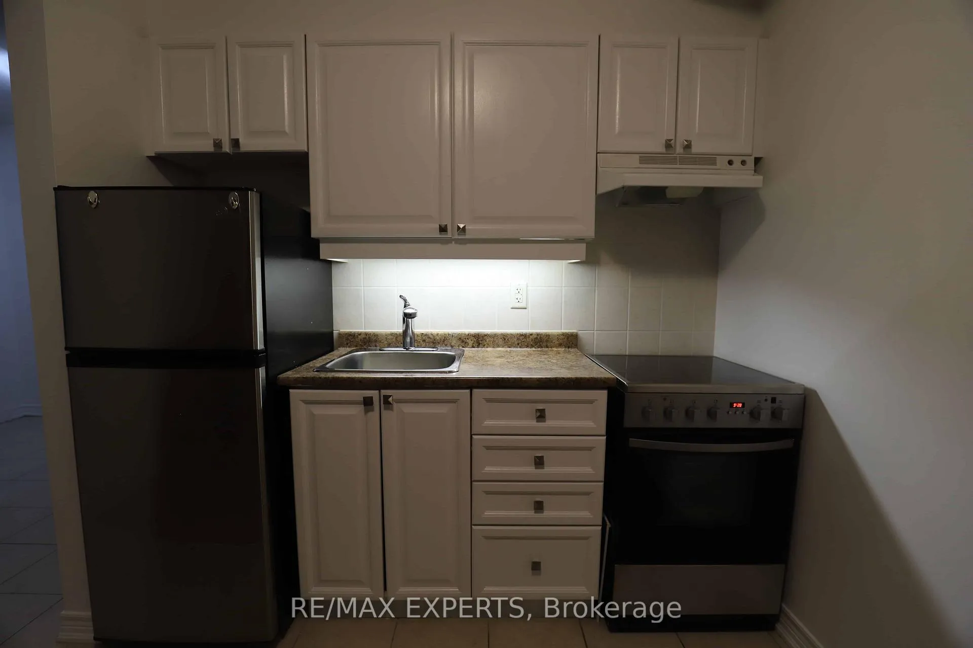 Photo 5 of Unit 101, 9519 Keele Street, Vaughan, Maple — HOMEH