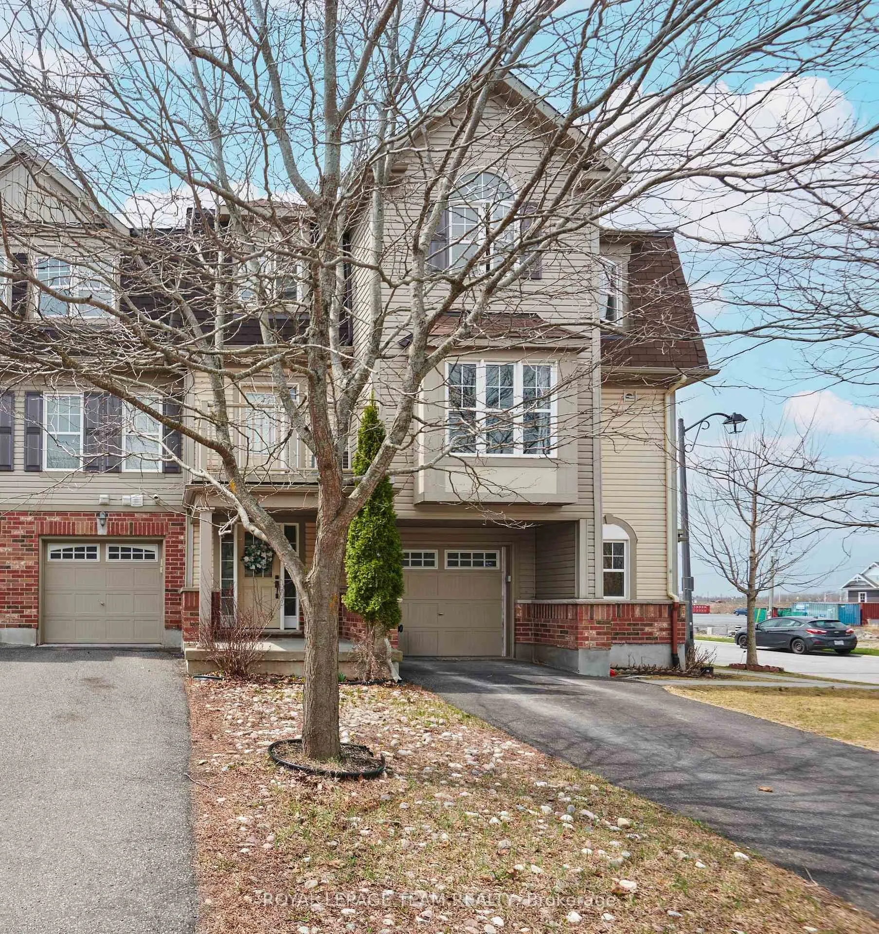 Photo 2 of 920 Messor Crescent, Ottawa, Stittsville (North) — HOMEH