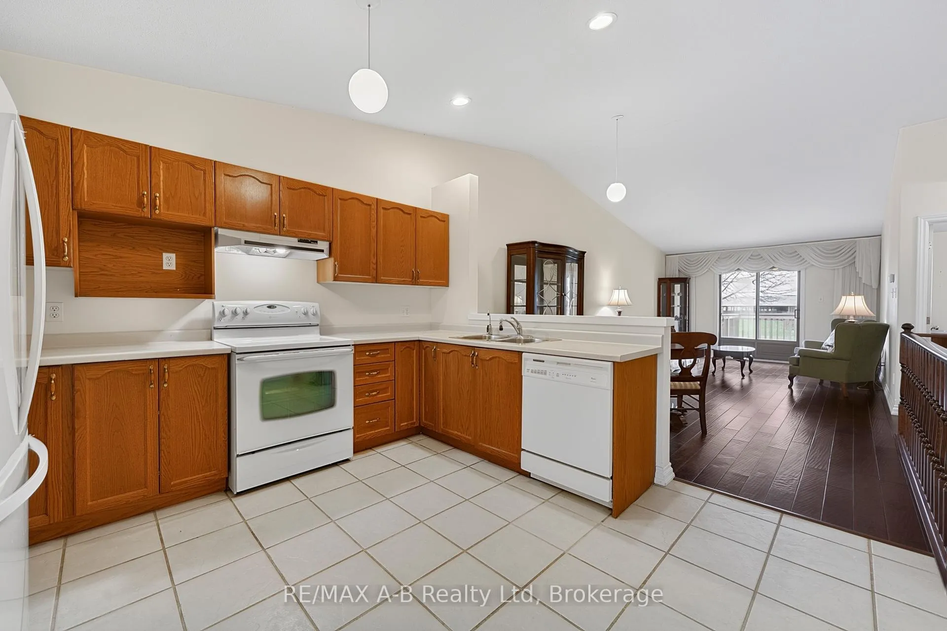 Photo 5 of Unit 23, 24 Griffiths Drive, Brant, Paris — HOMEH