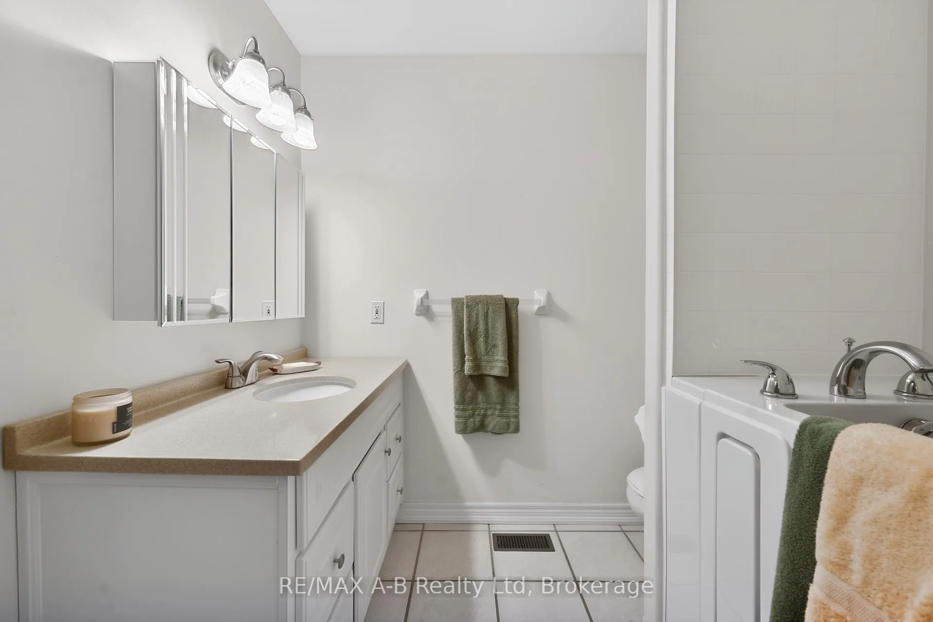 Photo 14 of Unit 23, 24 Griffiths Drive, Brant, Paris — HOMEH