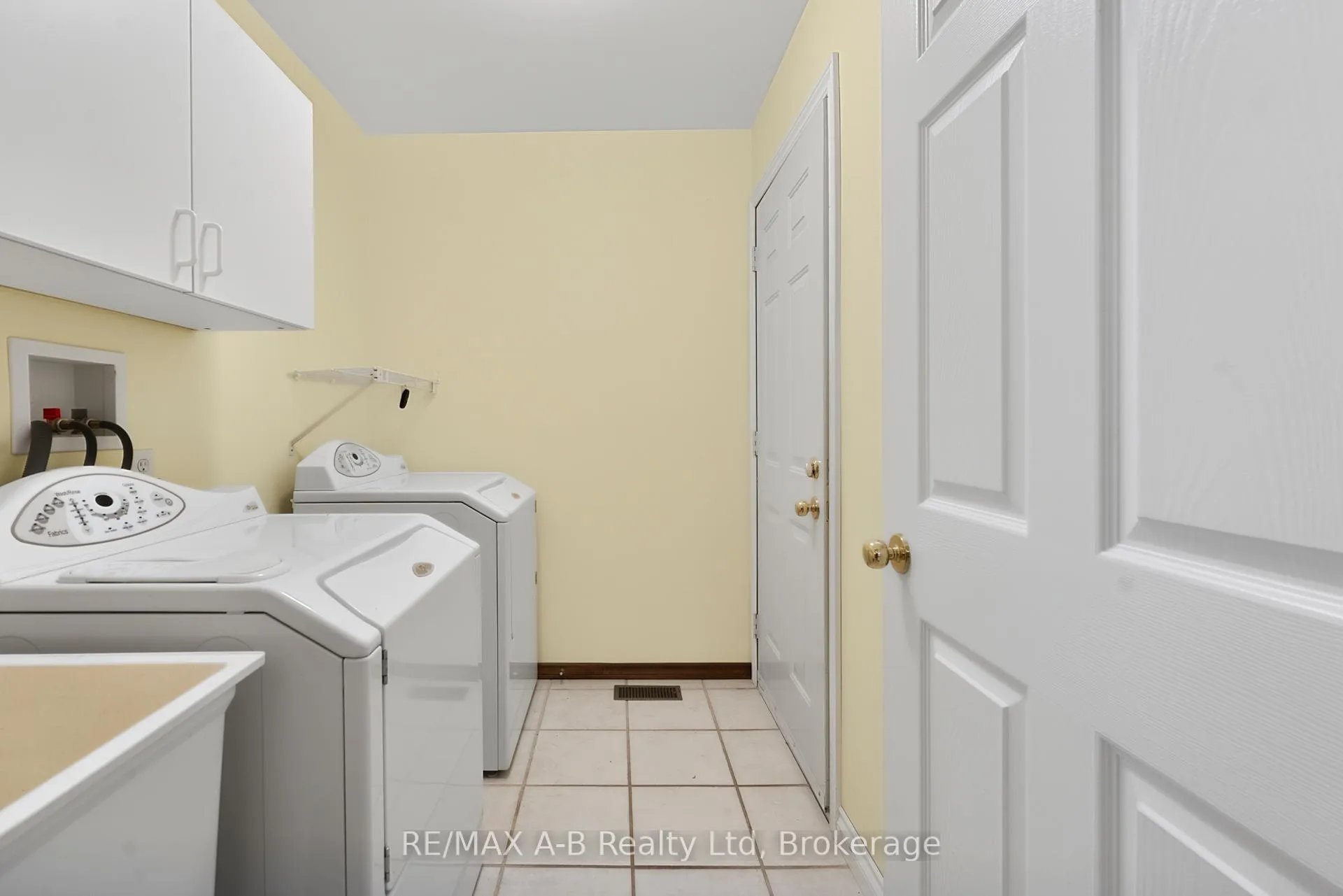 Photo 15 of Unit 23, 24 Griffiths Drive, Brant, Paris — HOMEH